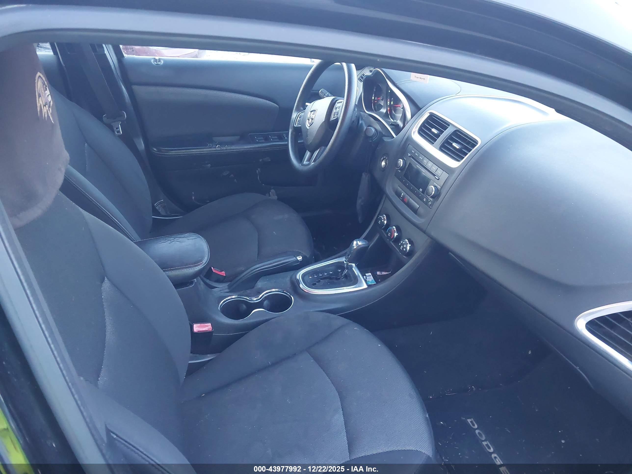 DODGE AVENGER image 5