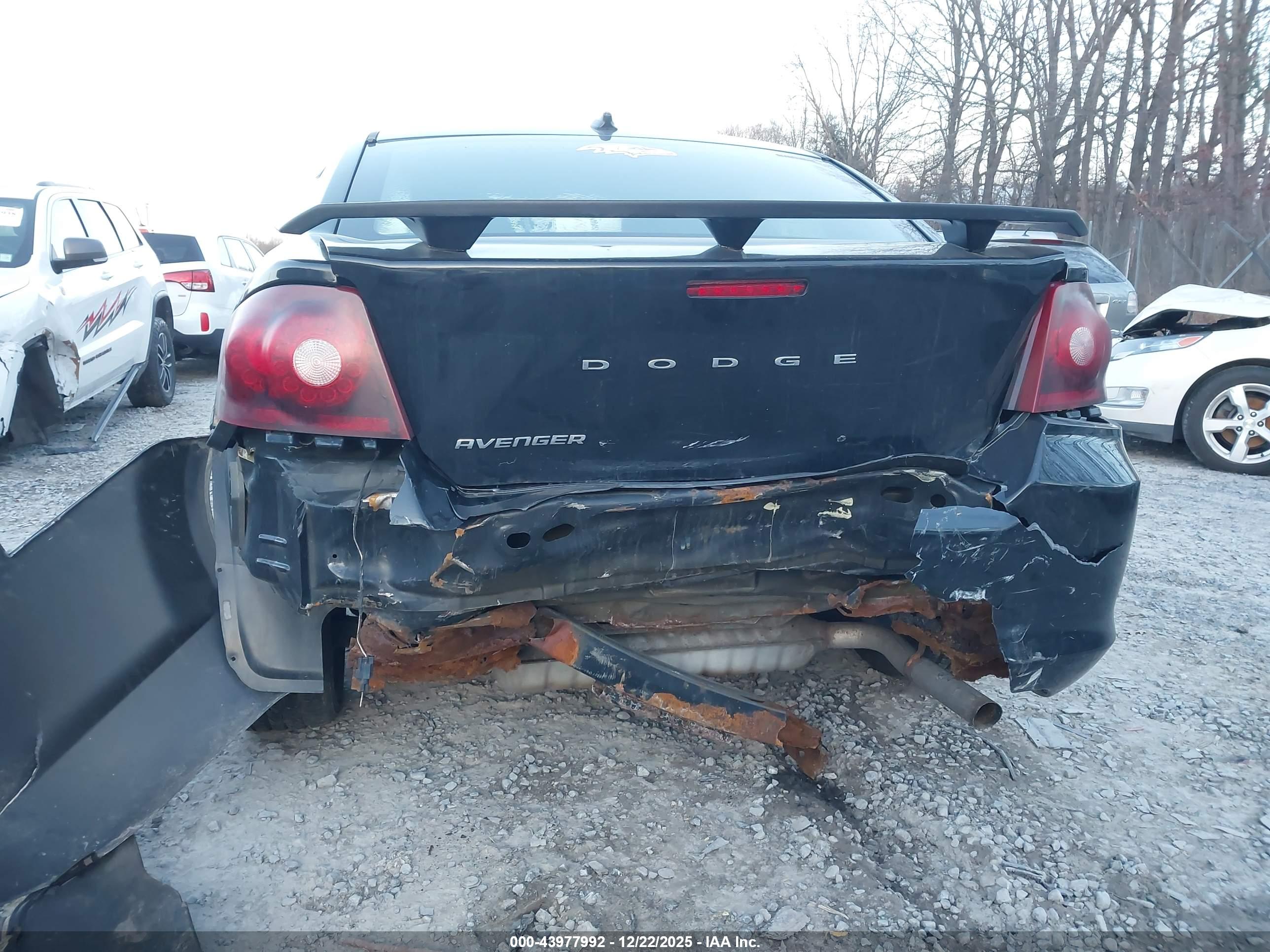 DODGE AVENGER image 6