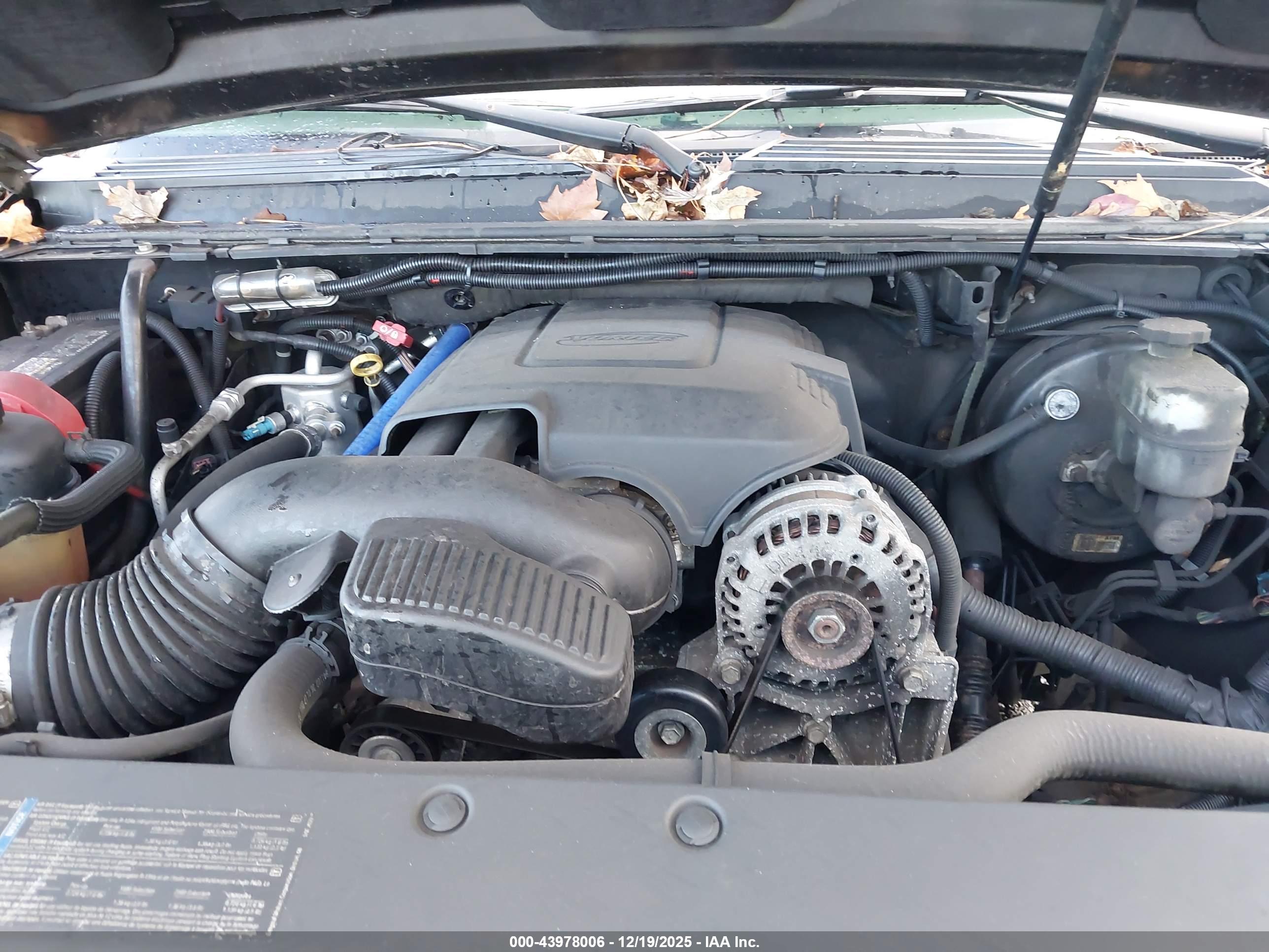 CHEVROLET TAHOE image 10