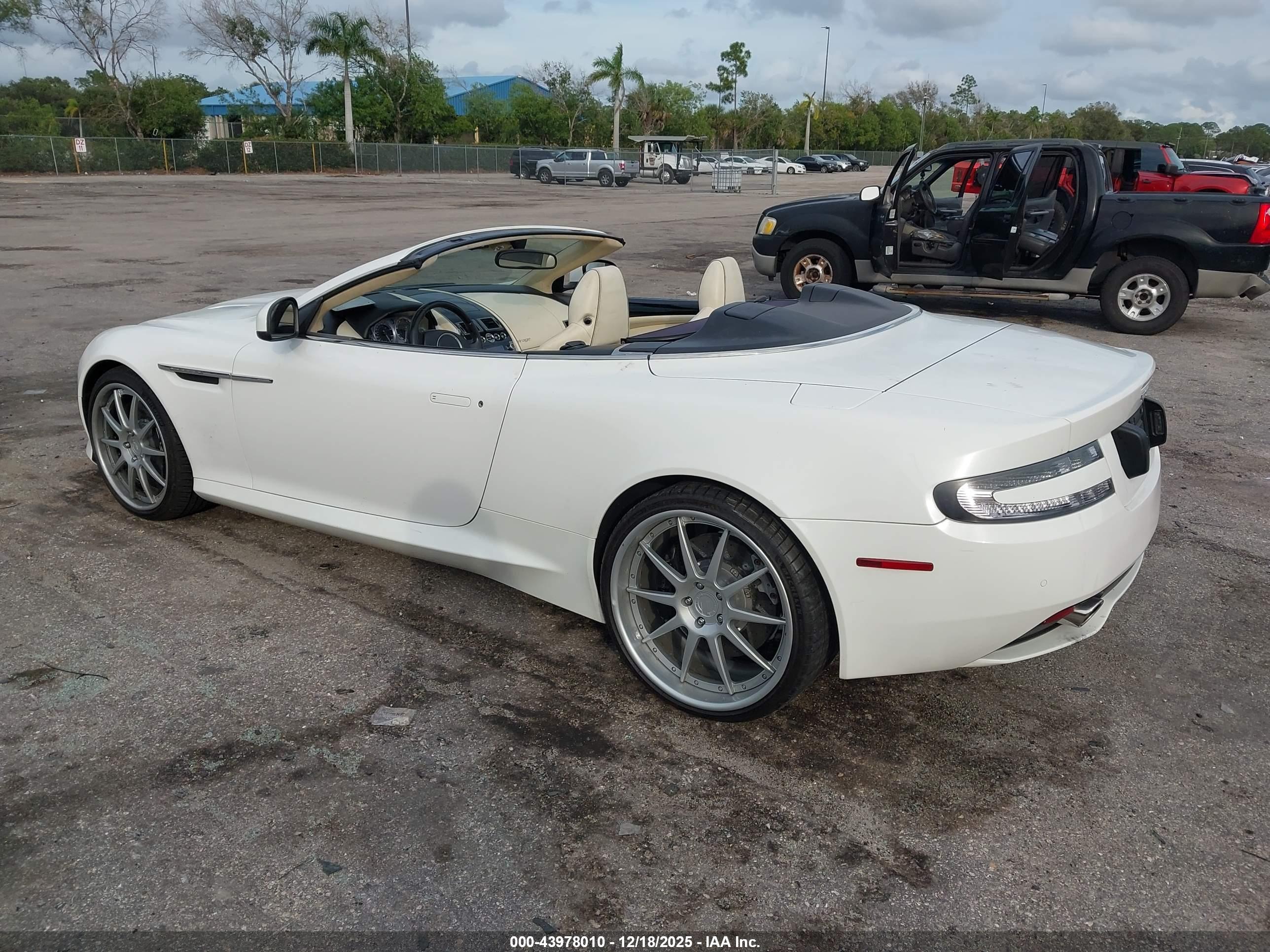 ASTON MARTIN image 3