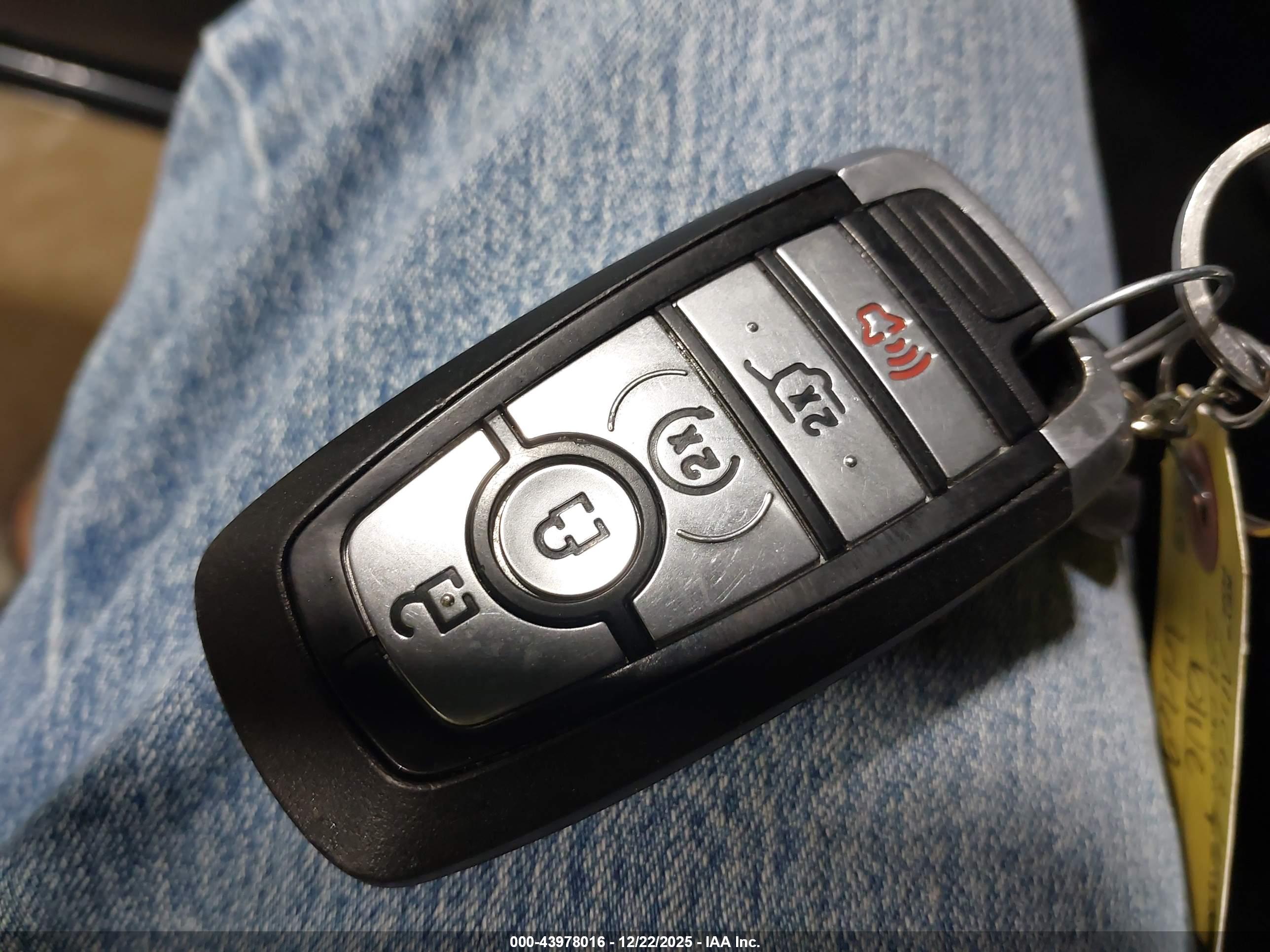 FORD EXPEDITION image 11
