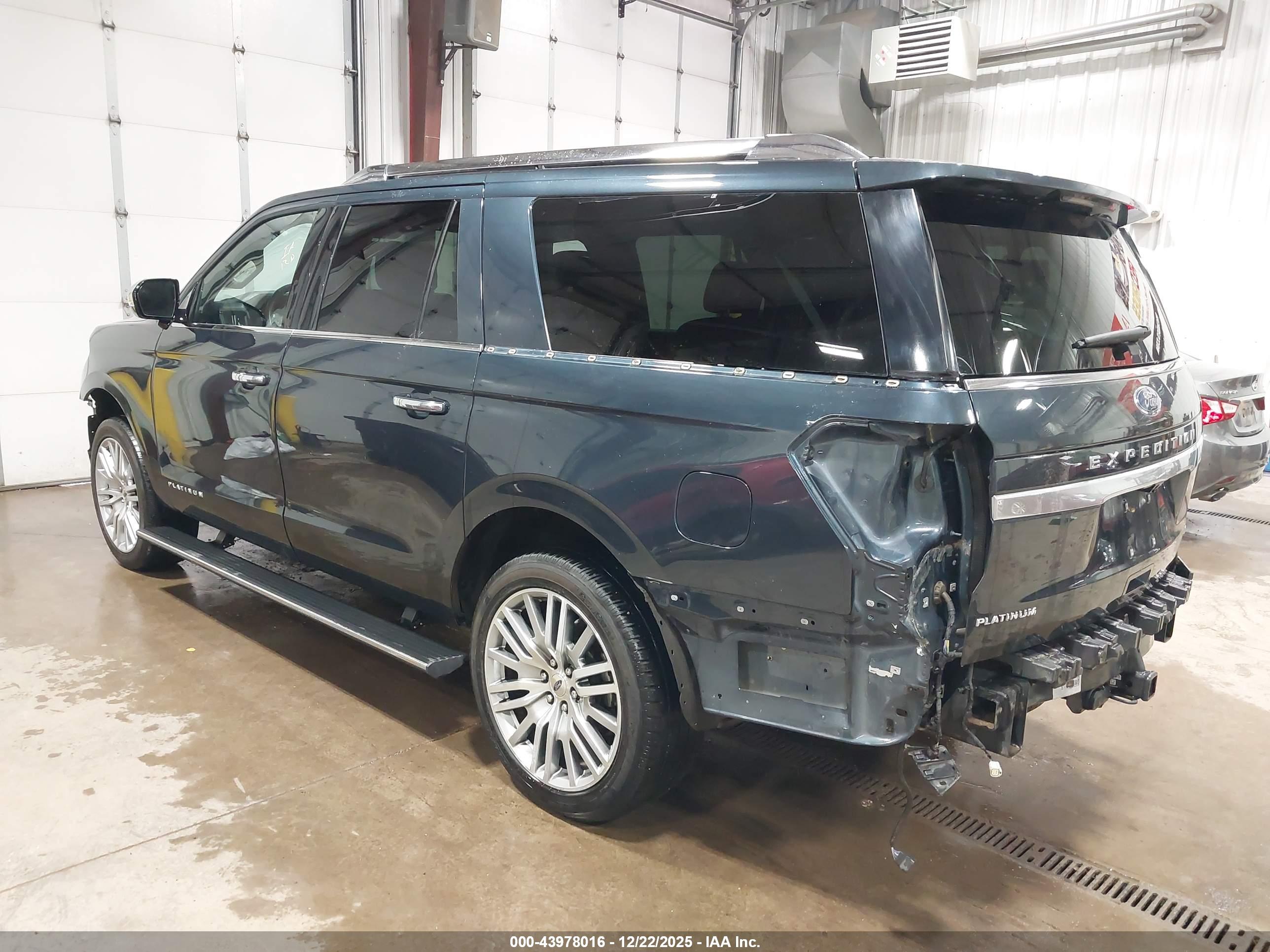 FORD EXPEDITION image 3