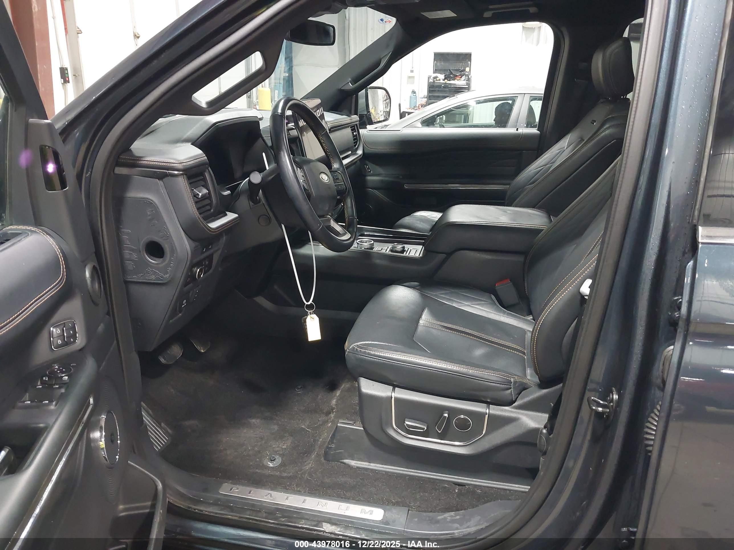 FORD EXPEDITION image 5
