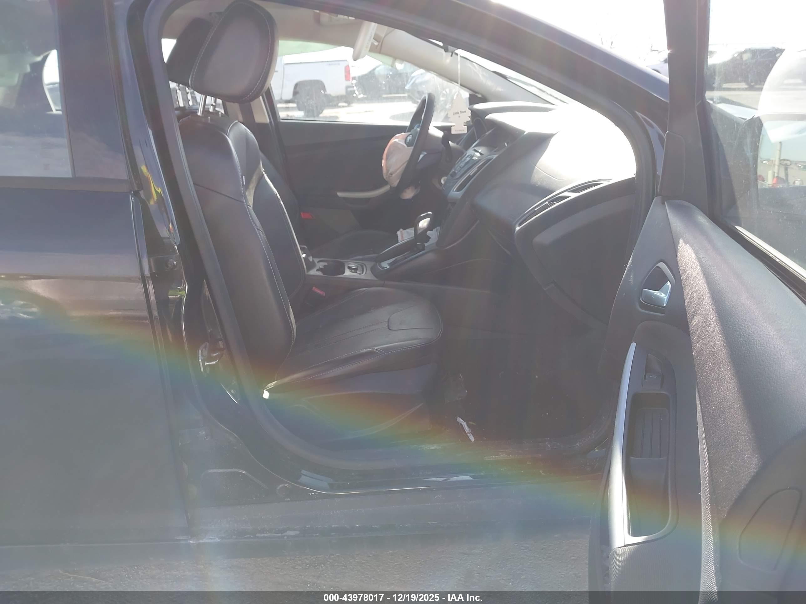 FORD FOCUS image 5
