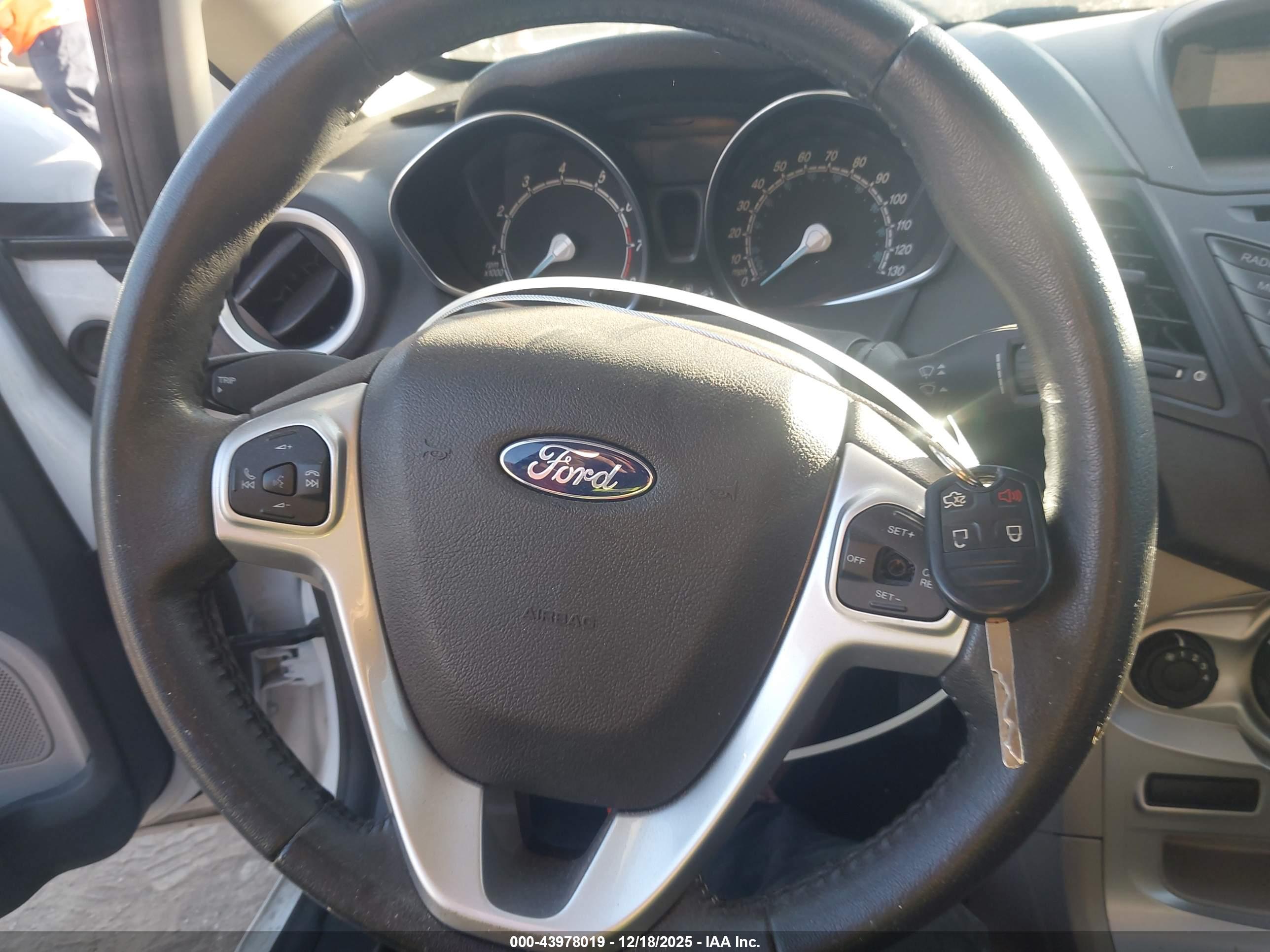 FORD FIESTA image 11