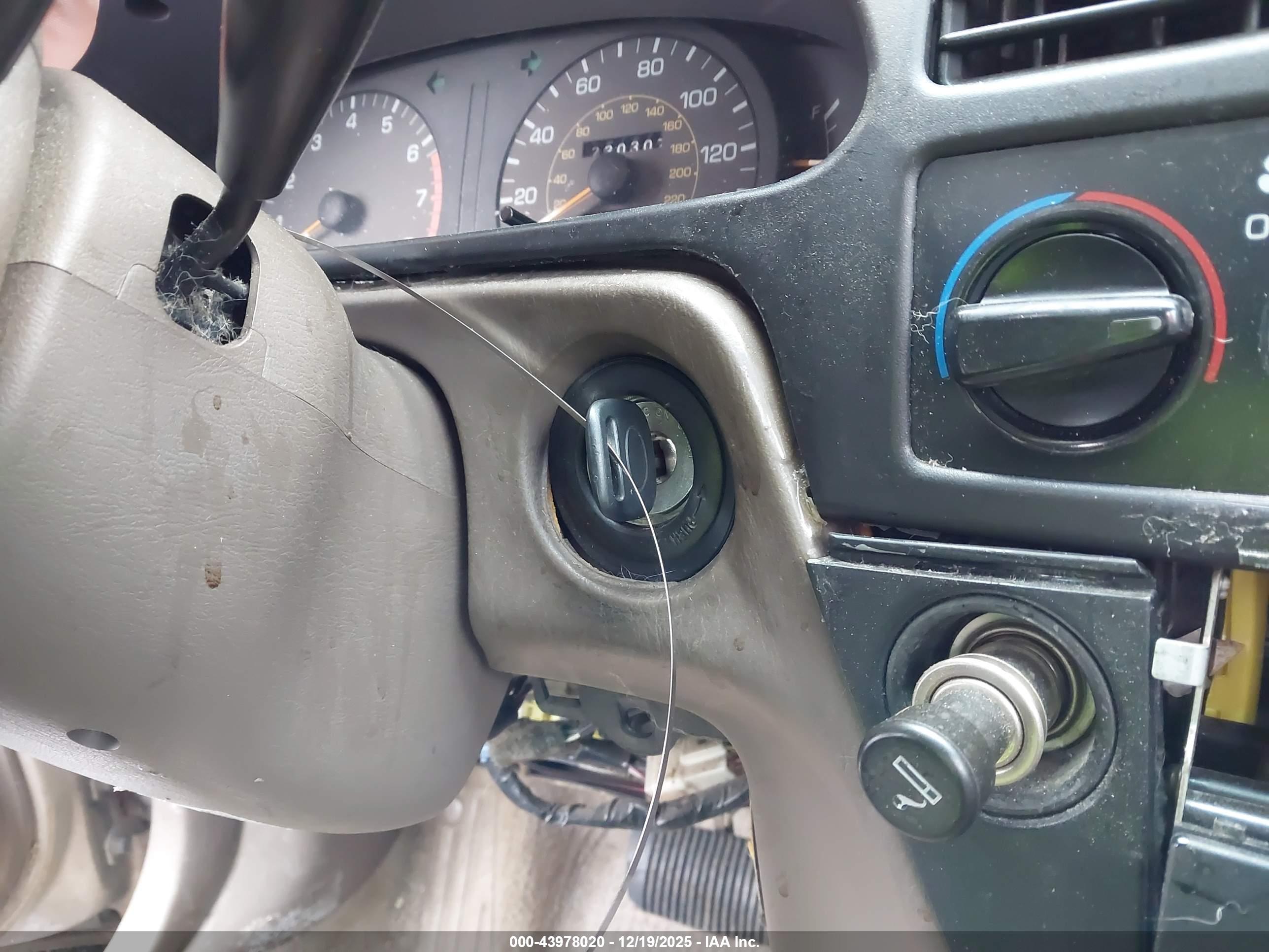 TOYOTA CAMRY image 11