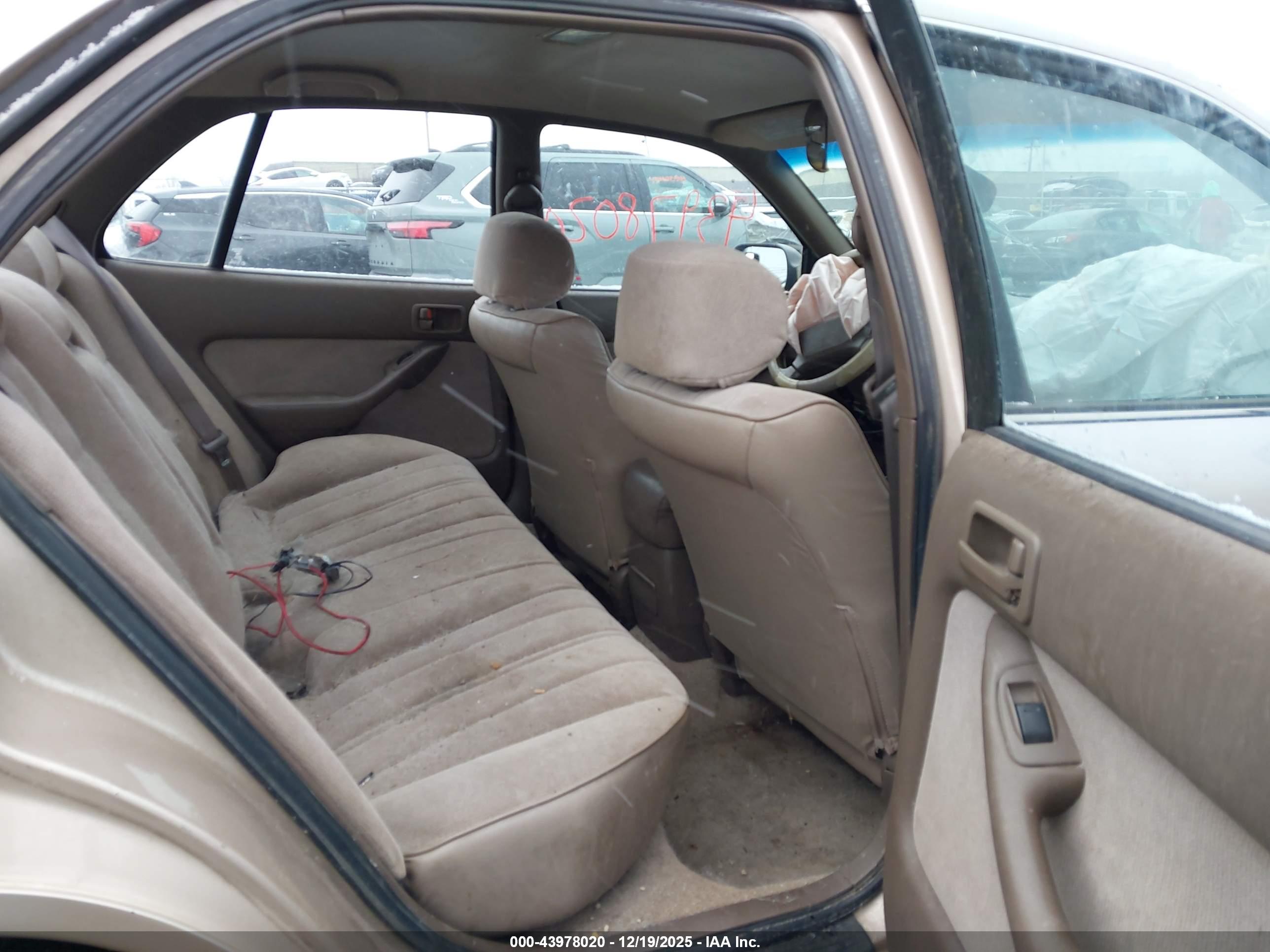 TOYOTA CAMRY image 8
