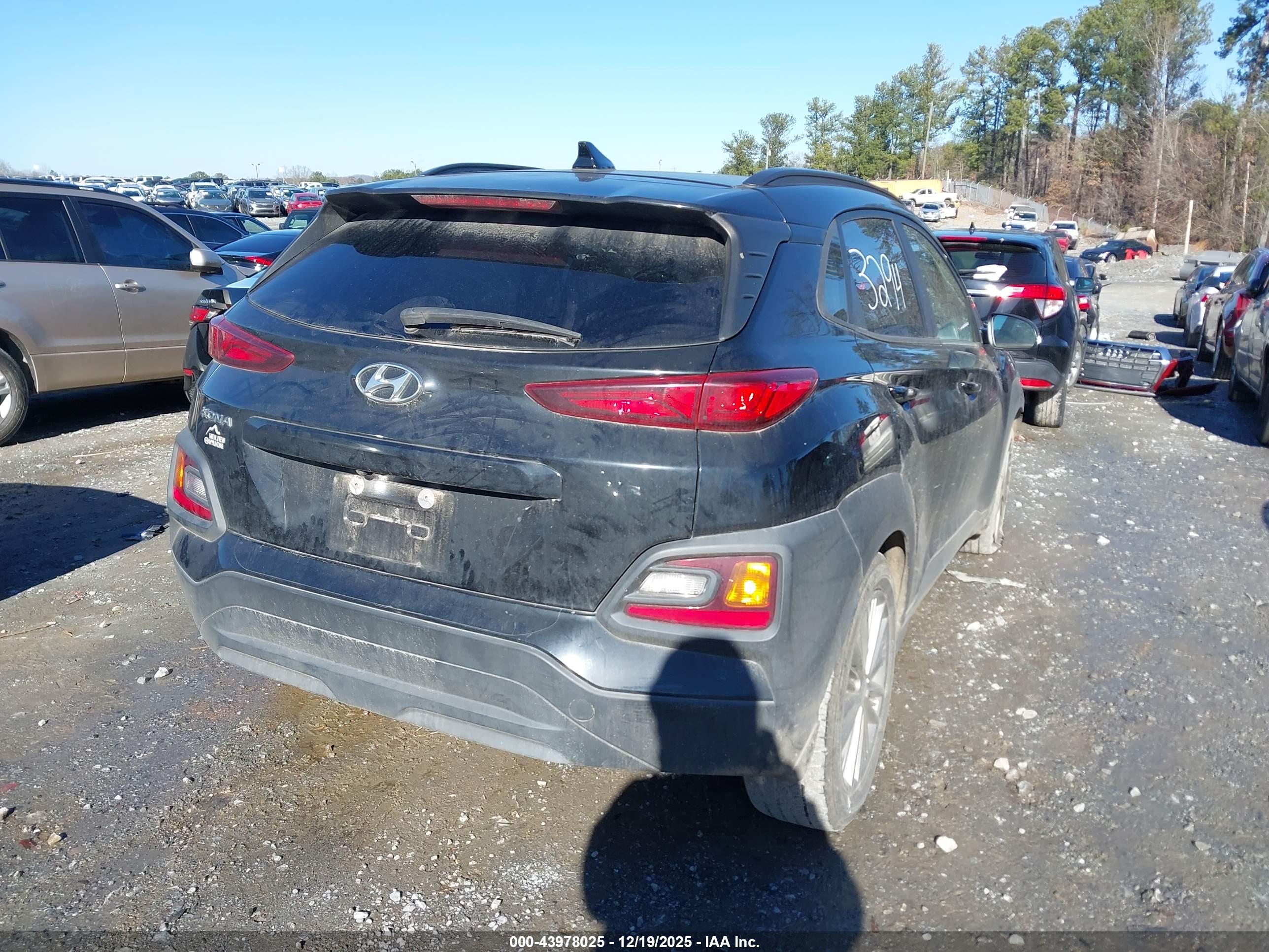 HYUNDAI KONA image 4