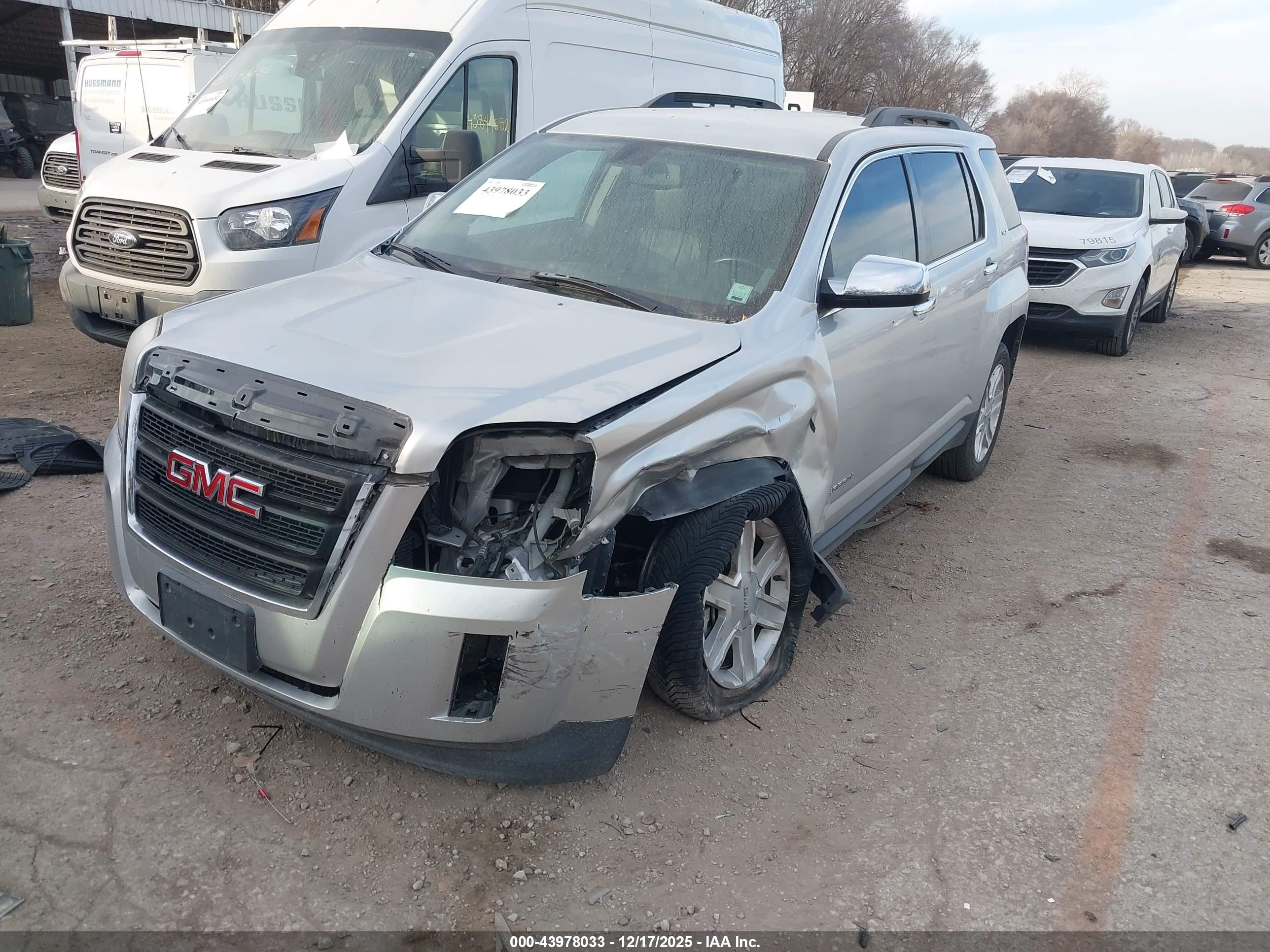 GMC TERRAIN image 2