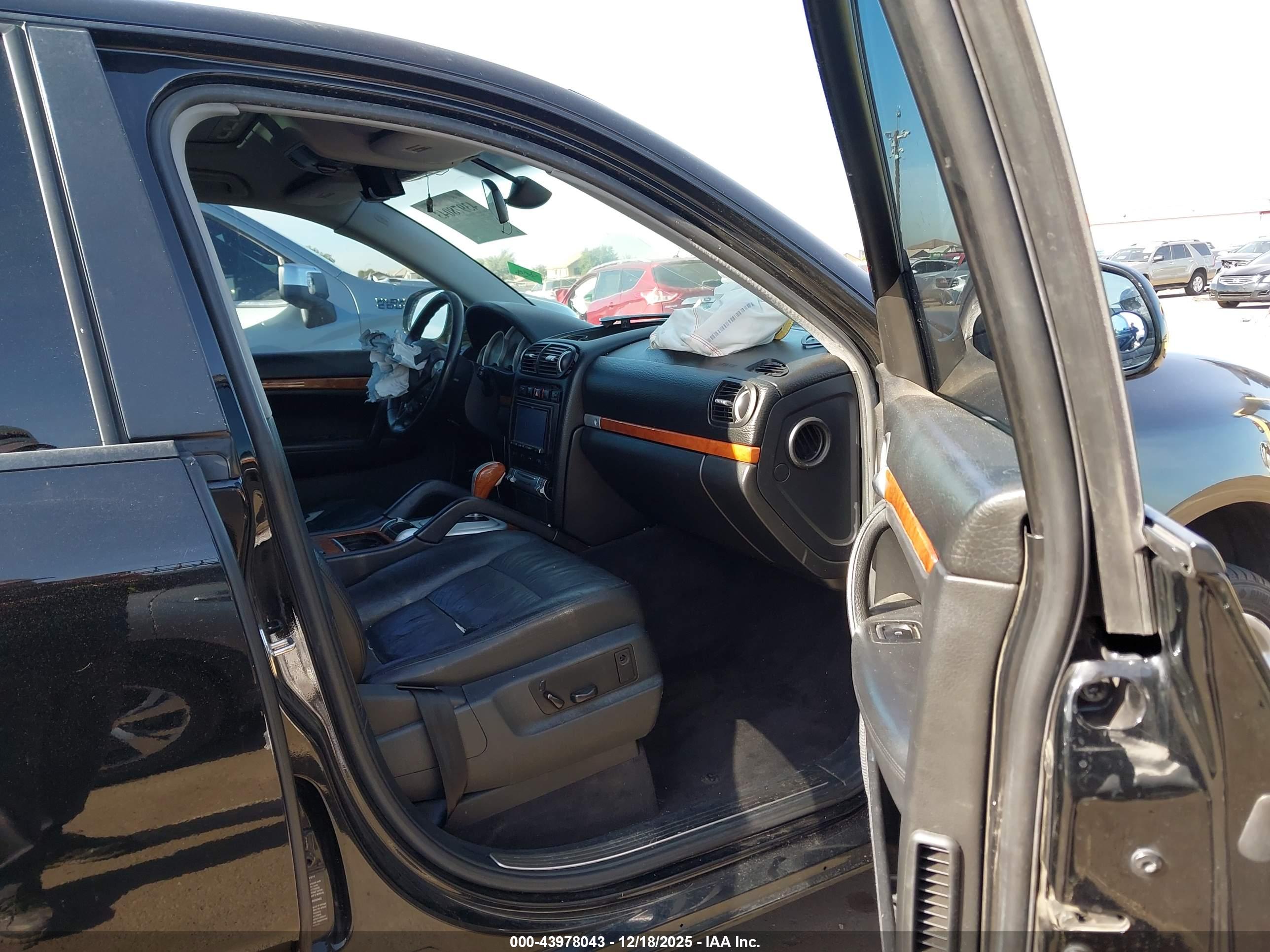 PORSCHE CAYENNE image 5