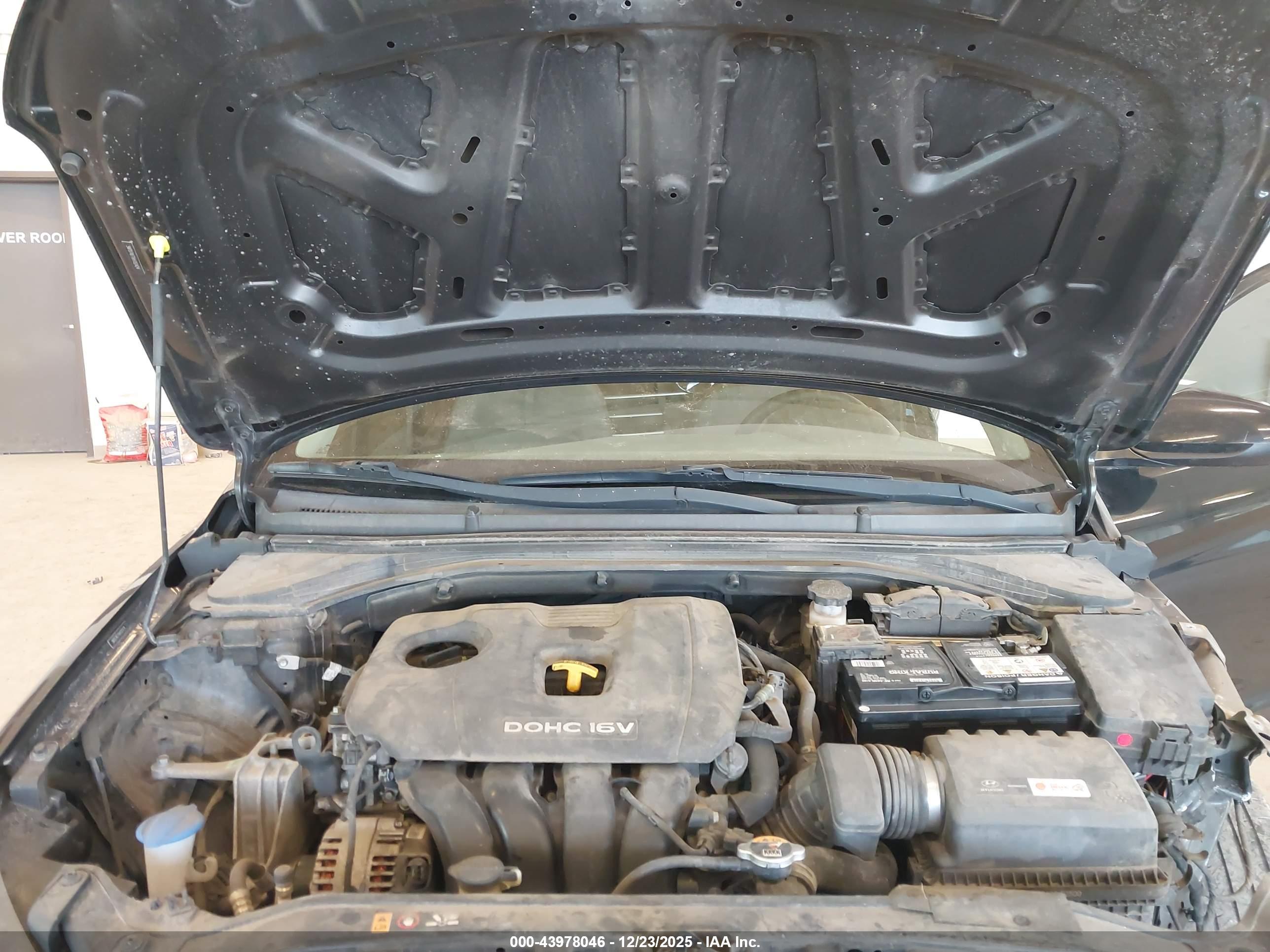 HYUNDAI ELANTRA image 10
