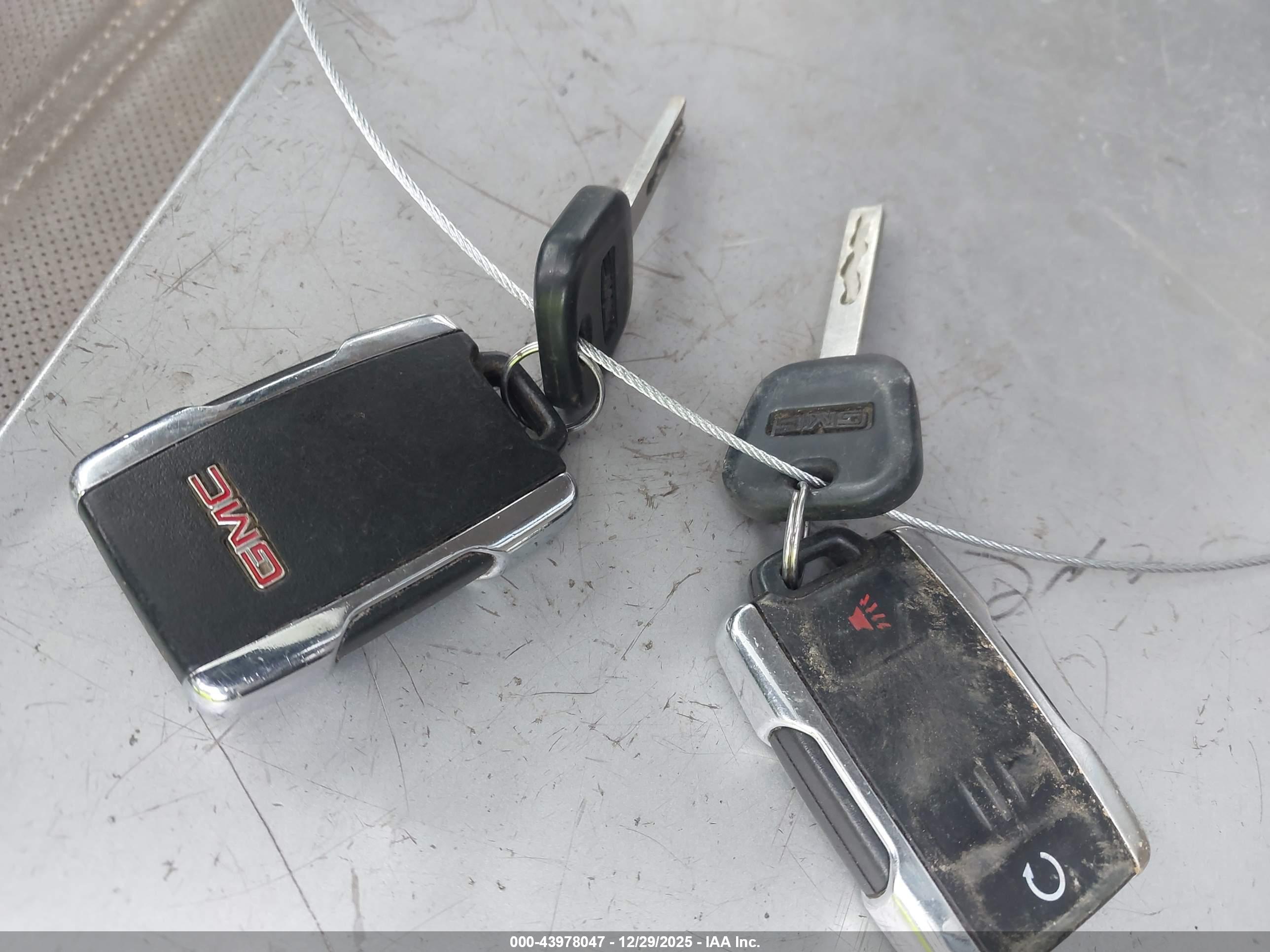 GMC SIERRA image 11