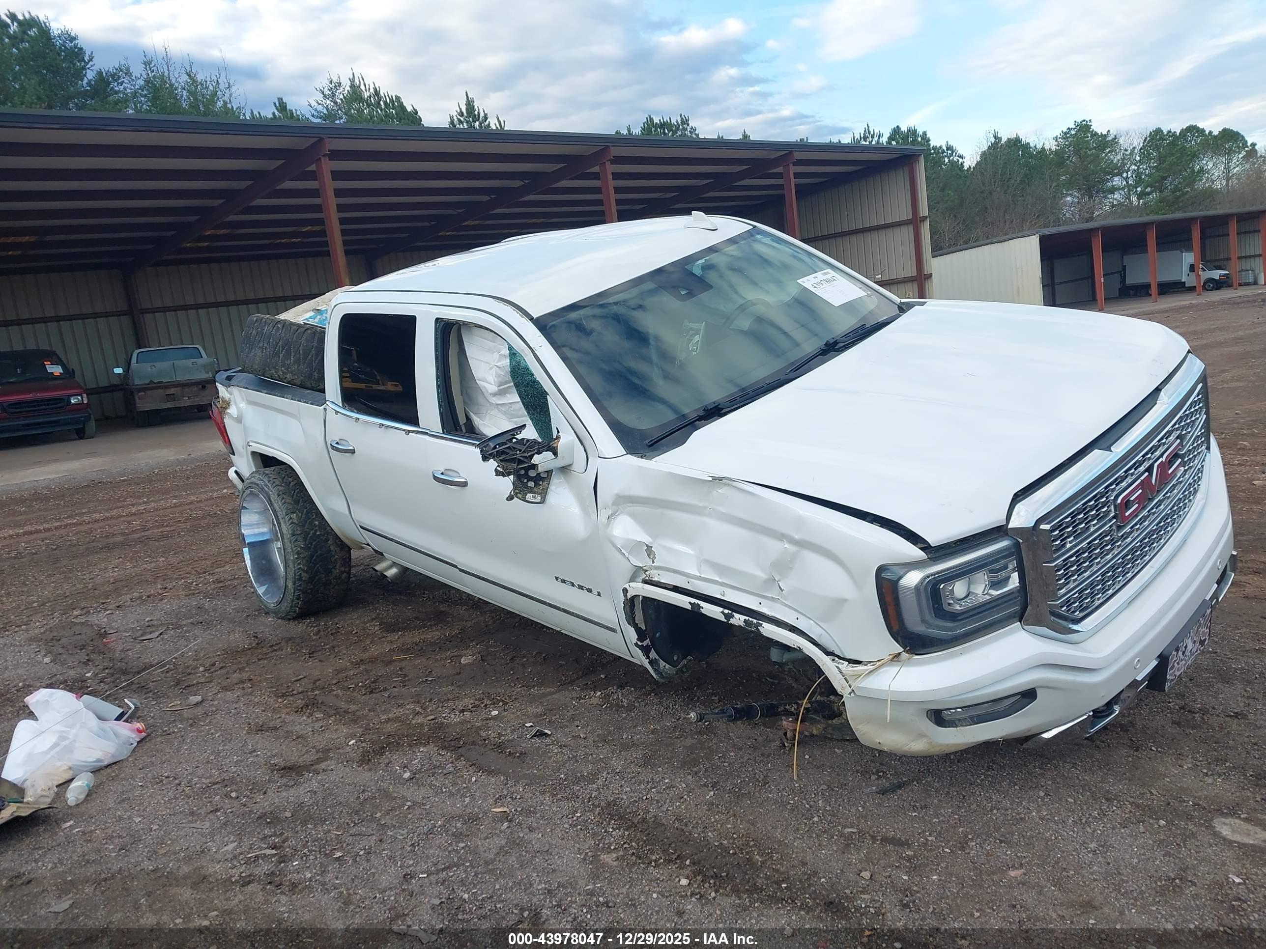 GMC SIERRA image 6