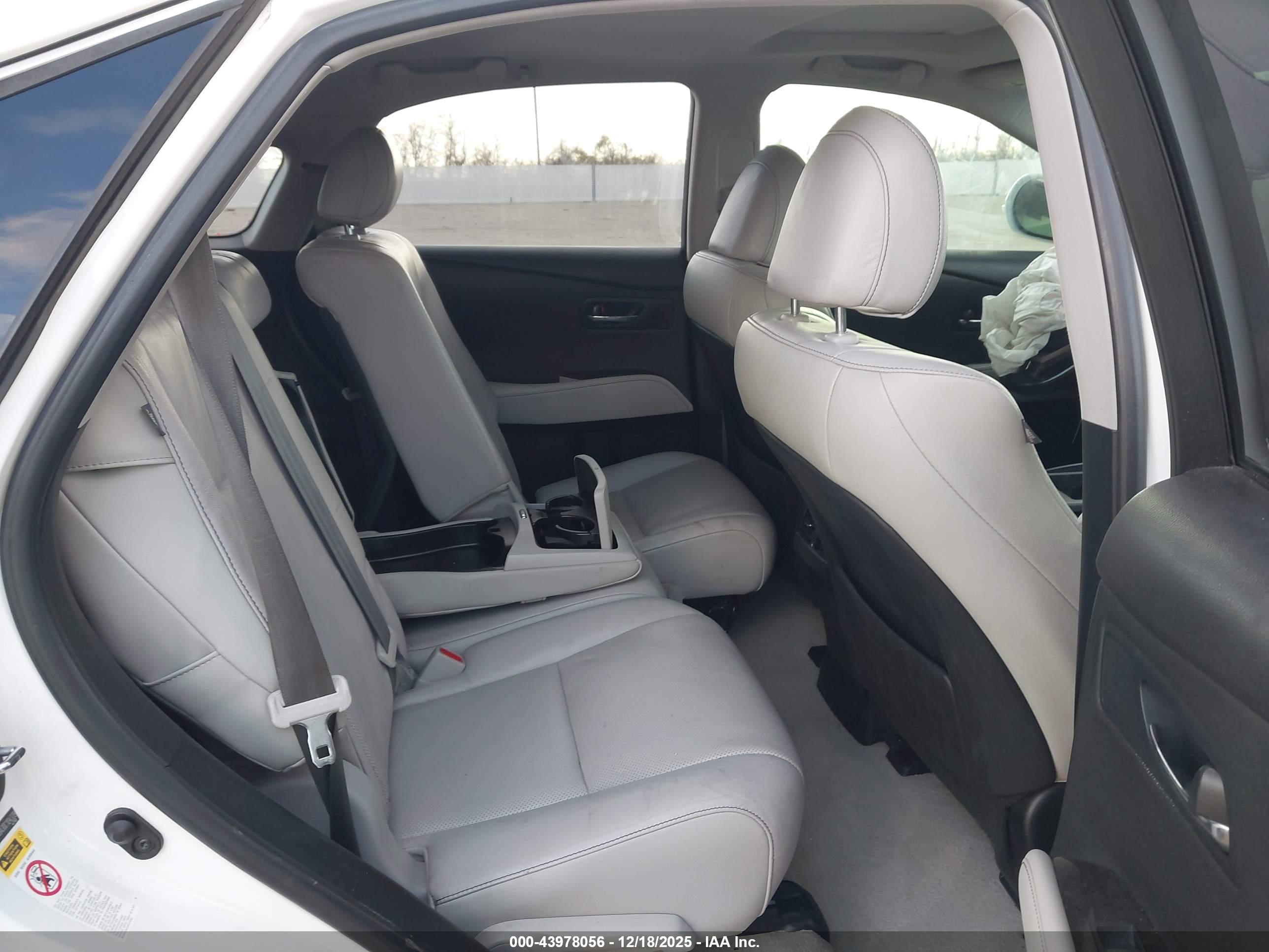 LEXUS RX image 8