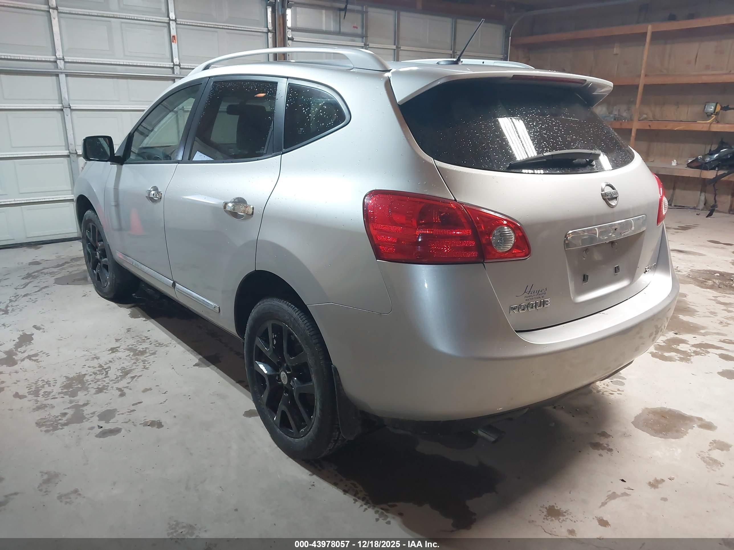 NISSAN ROGUE image 3