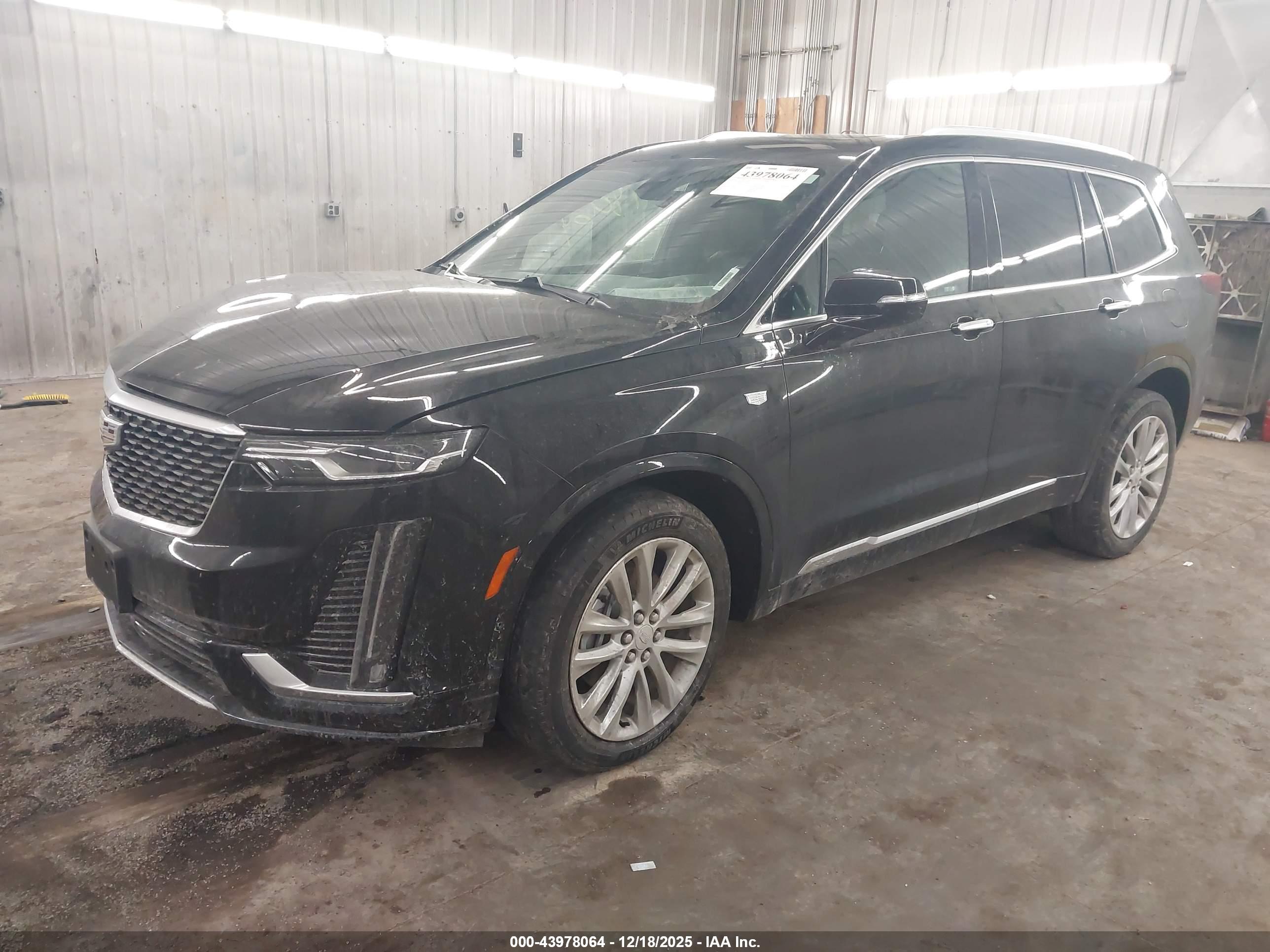 CADILLAC XT6 image 2