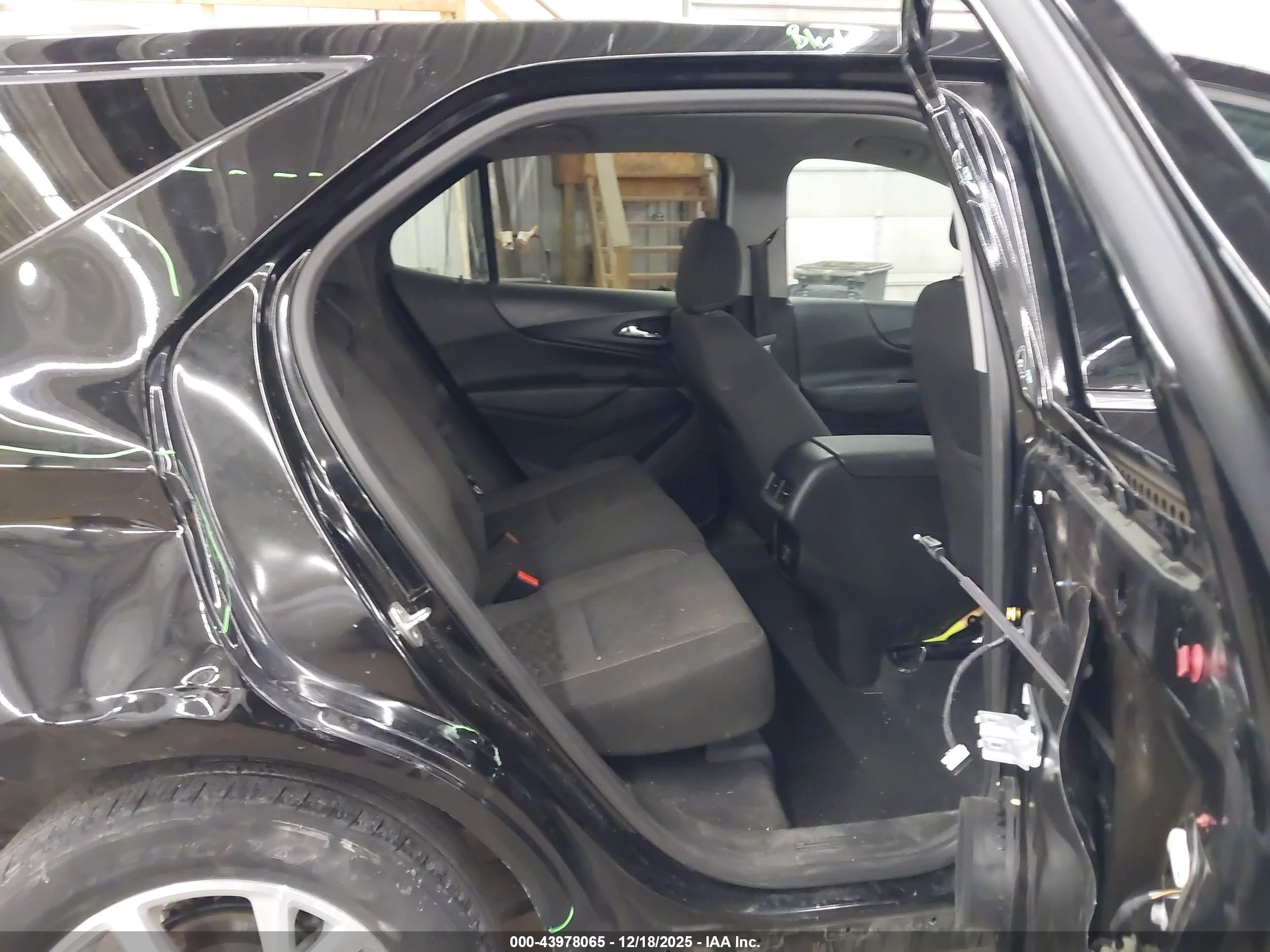 CHEVROLET EQUINOX image 8