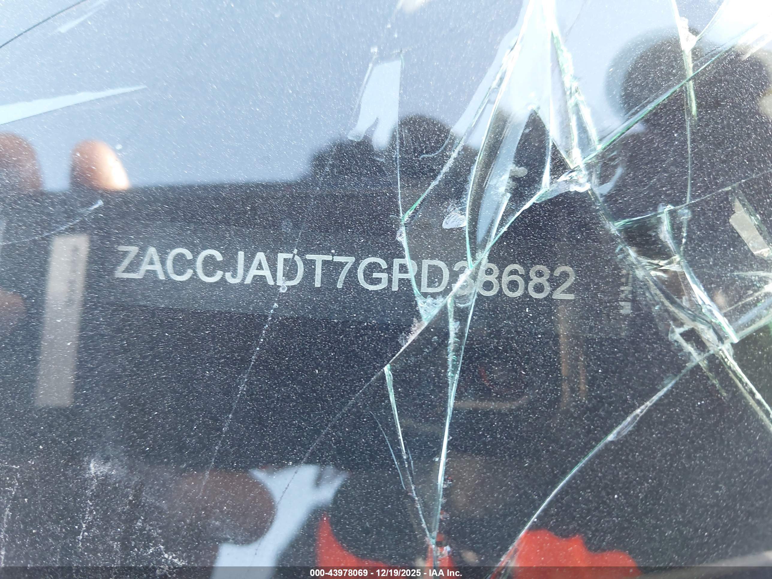 JEEP RENEGADE image 9
