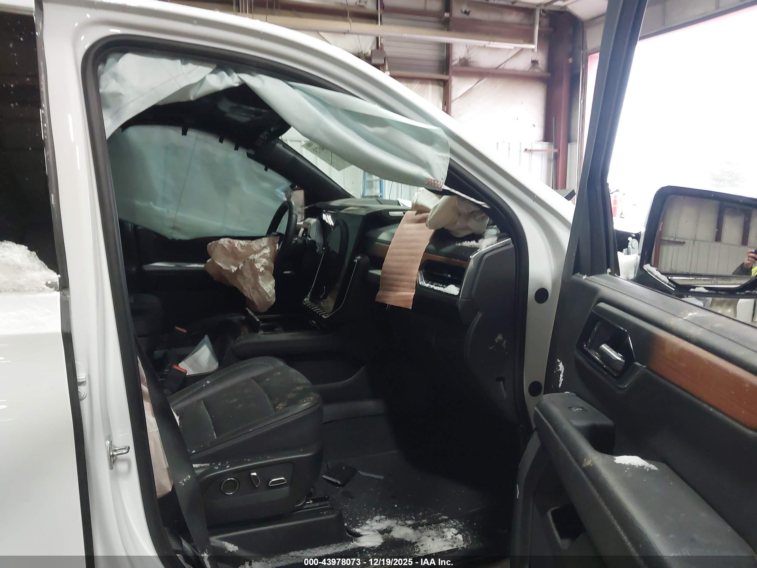 GMC YUKON image 5