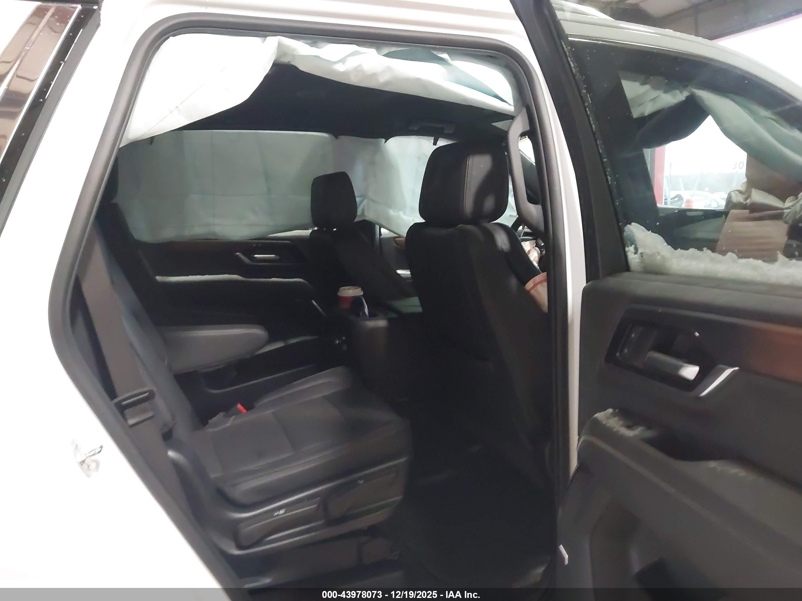 GMC YUKON image 8