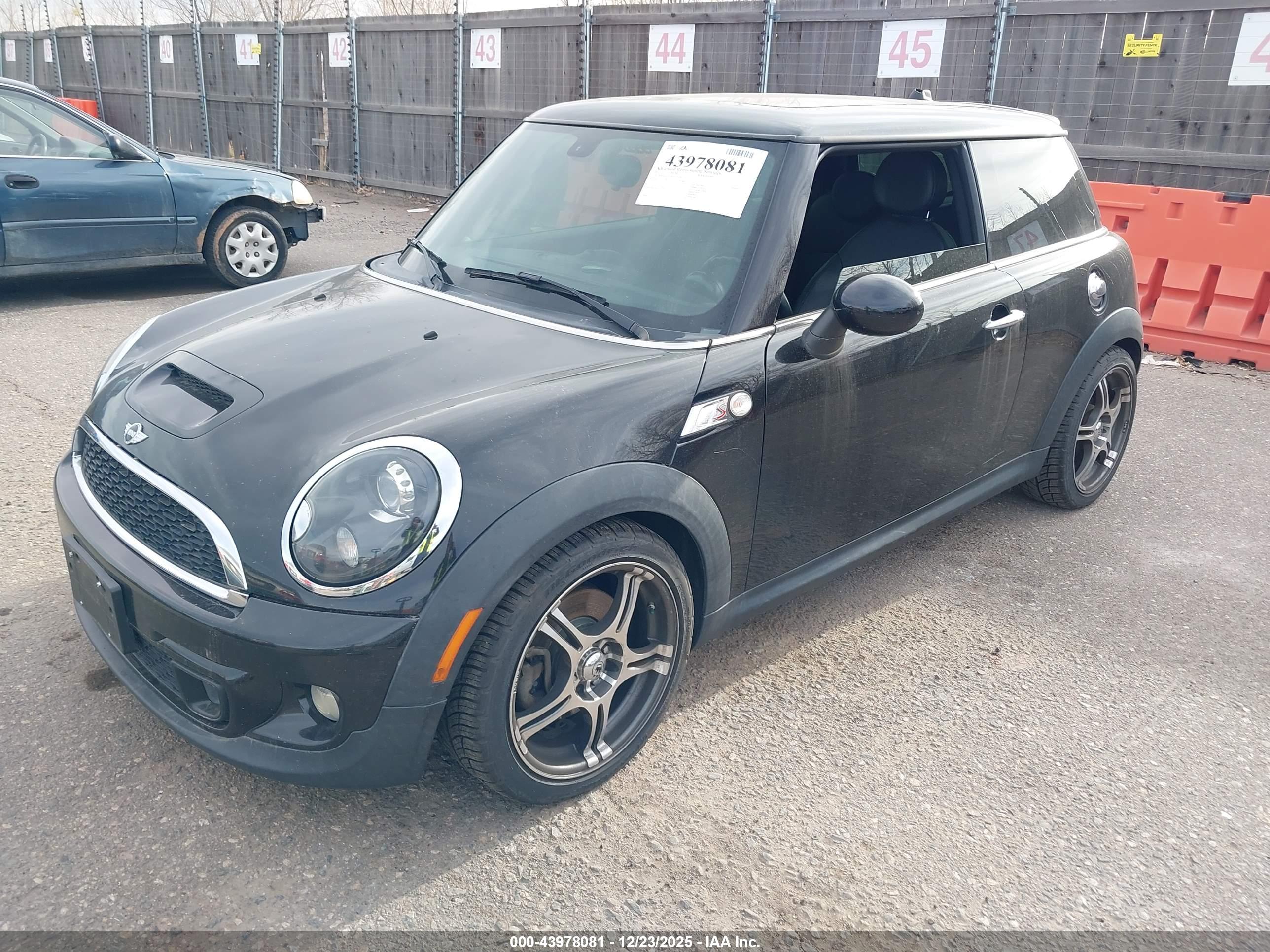 MINI HARDTOP image 2
