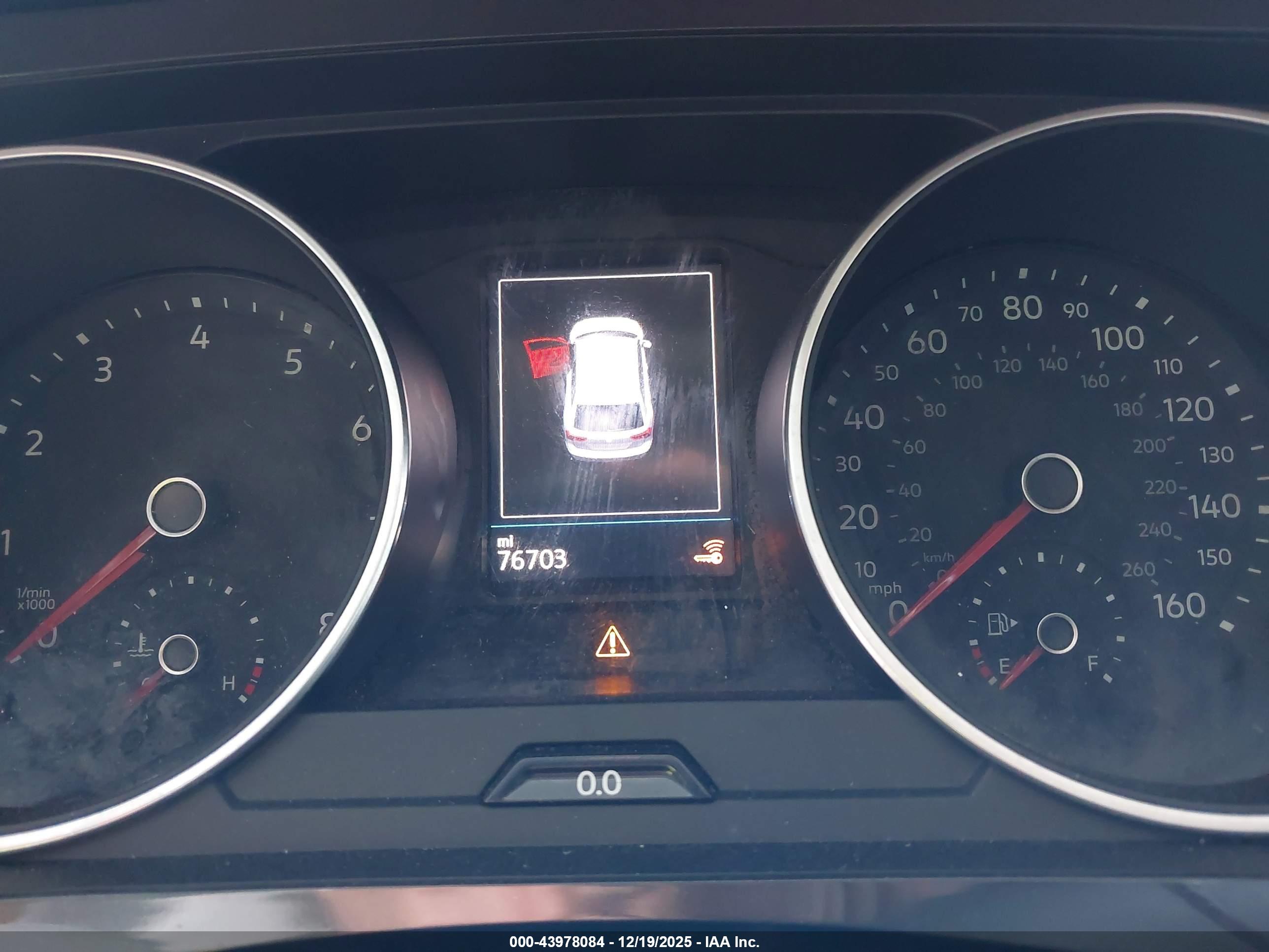 VOLKSWAGEN TIGUAN image 7