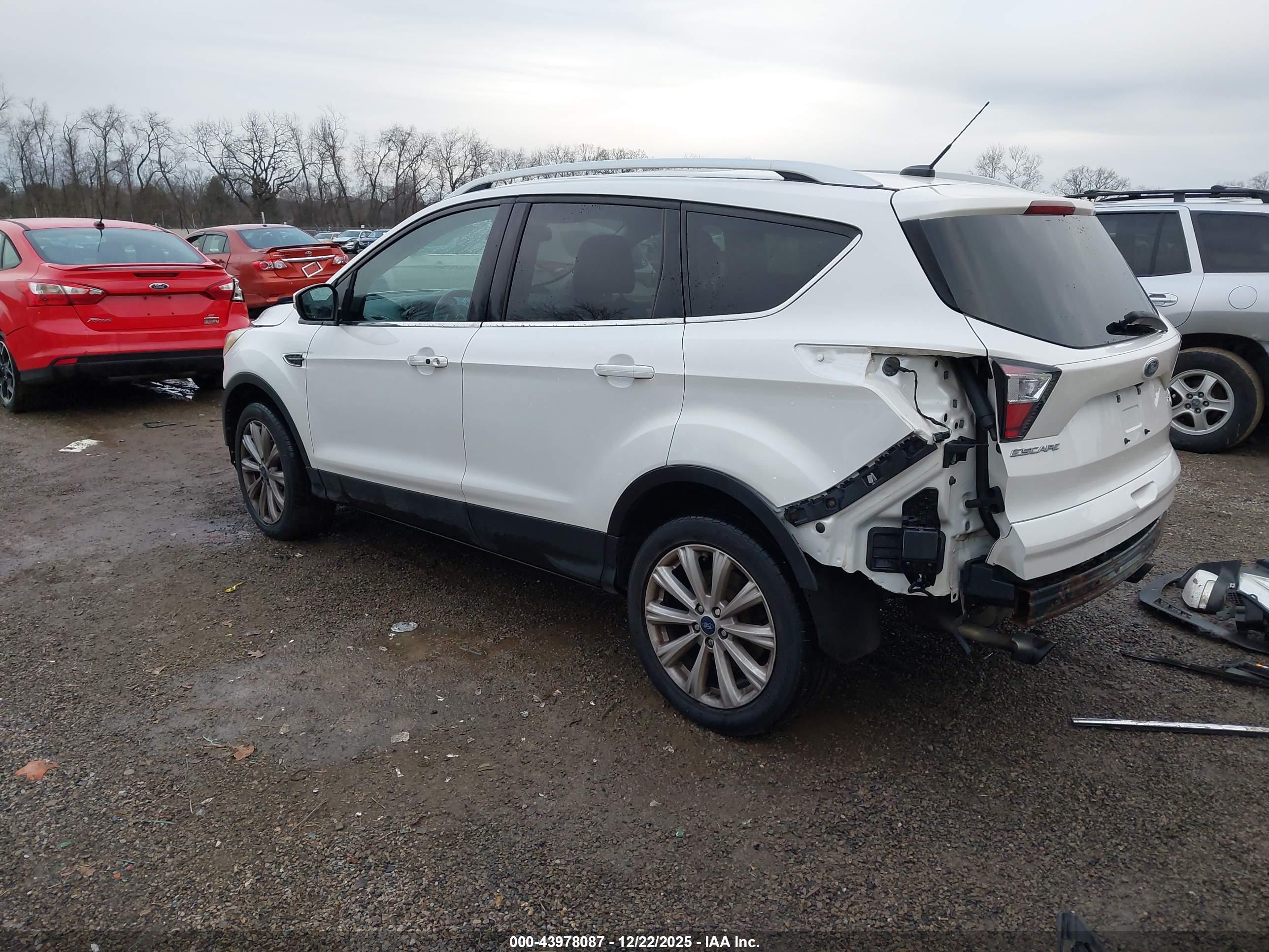 FORD ESCAPE image 3