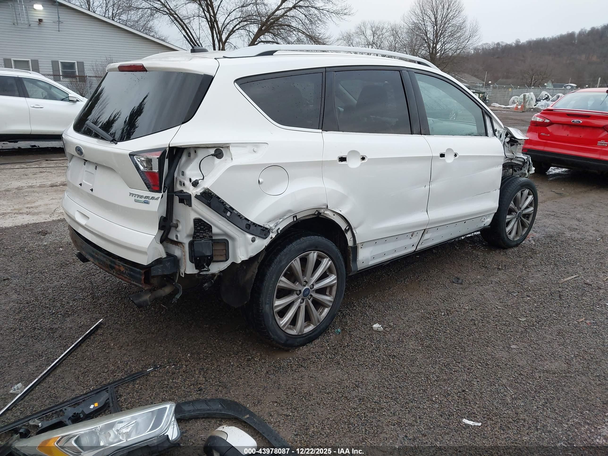 FORD ESCAPE image 4