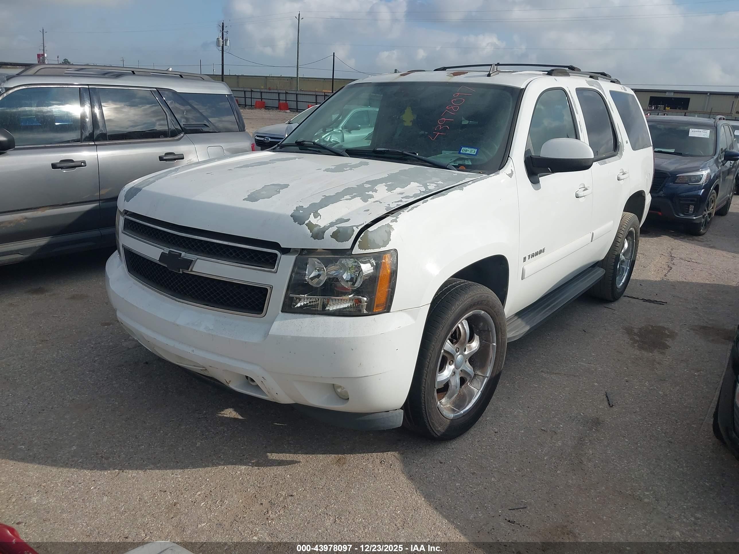 CHEVROLET TAHOE image 2