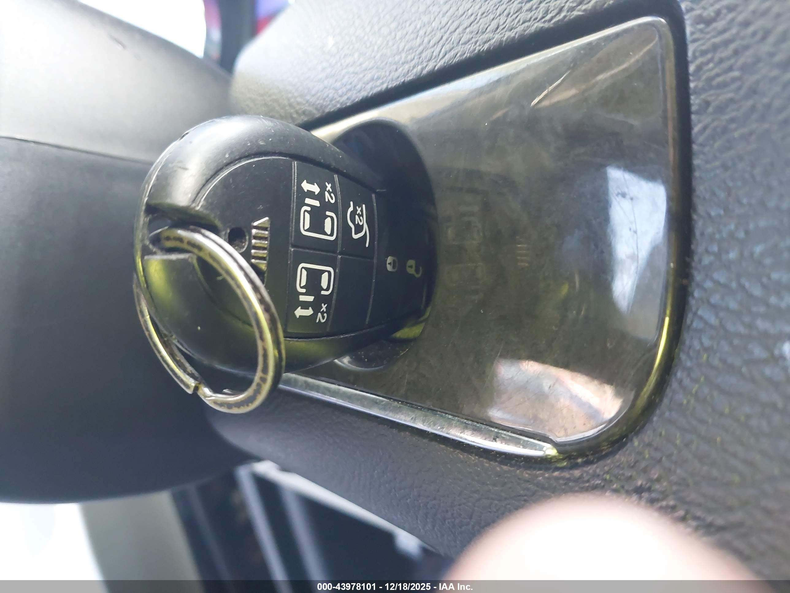 CHRYSLER TOWN image 11
