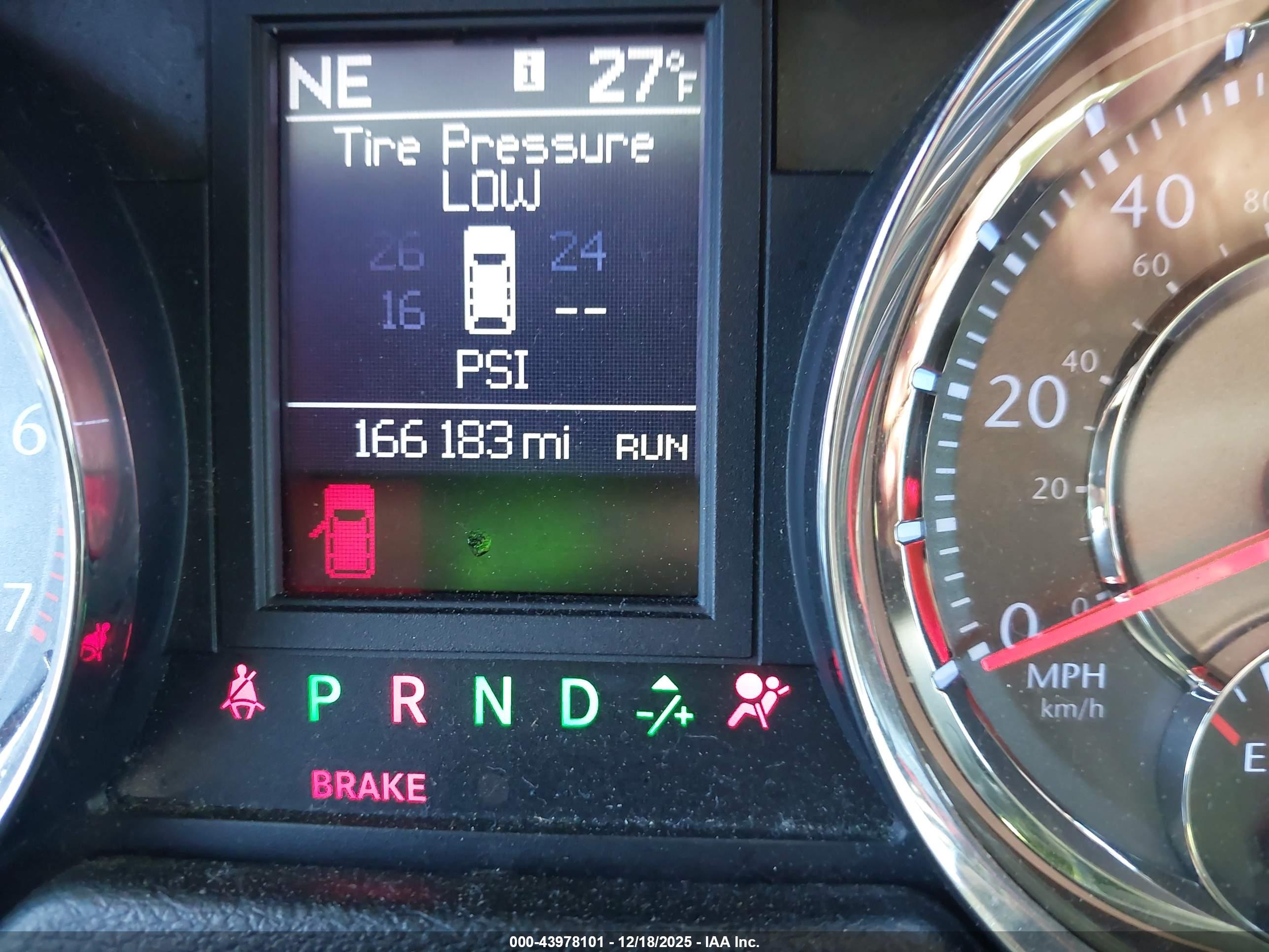 CHRYSLER TOWN image 7