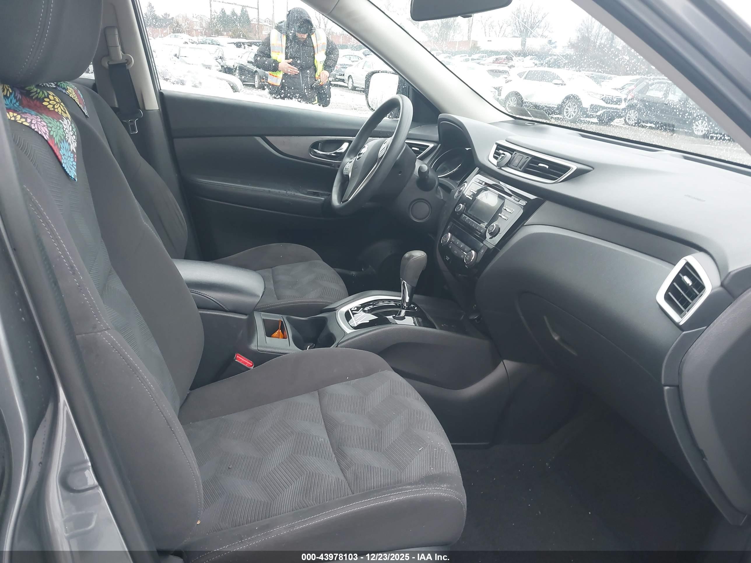NISSAN ROGUE image 5