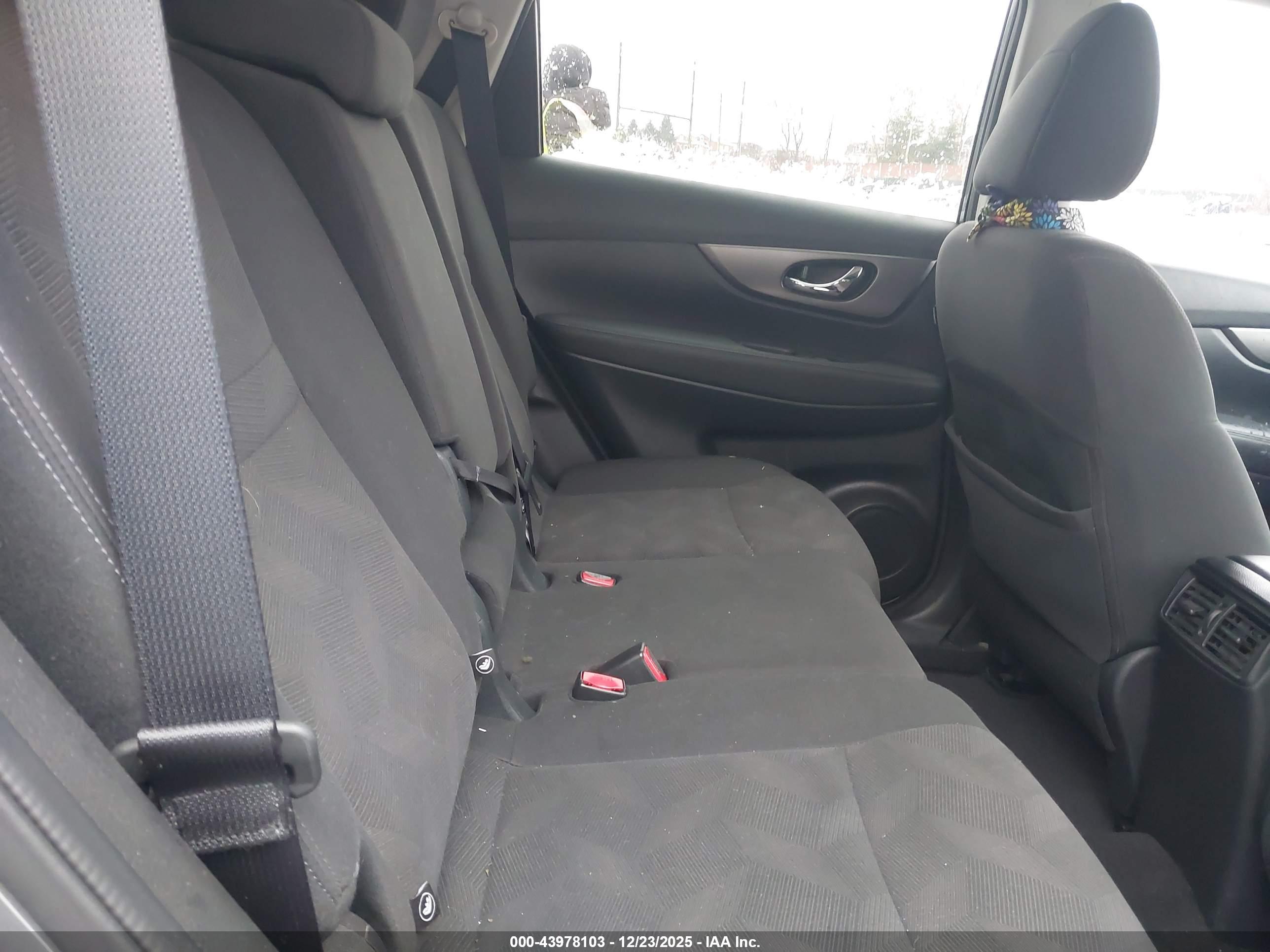 NISSAN ROGUE image 8