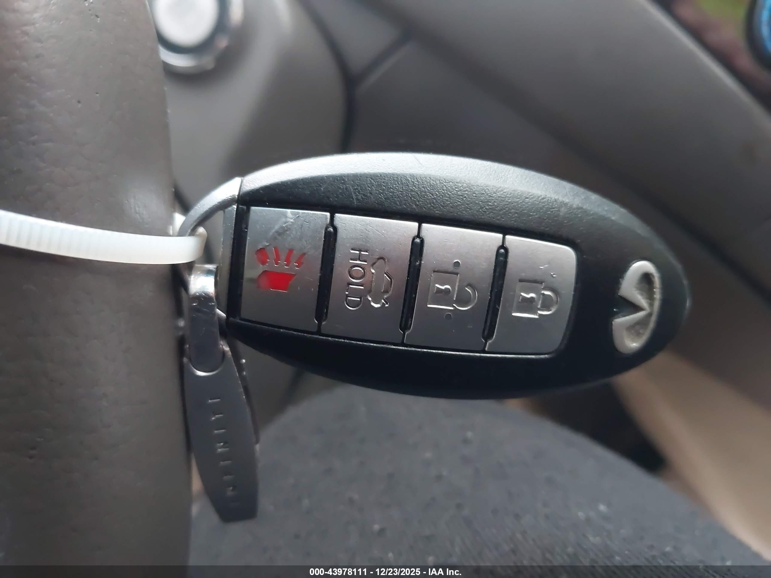 INFINITI G37X image 11