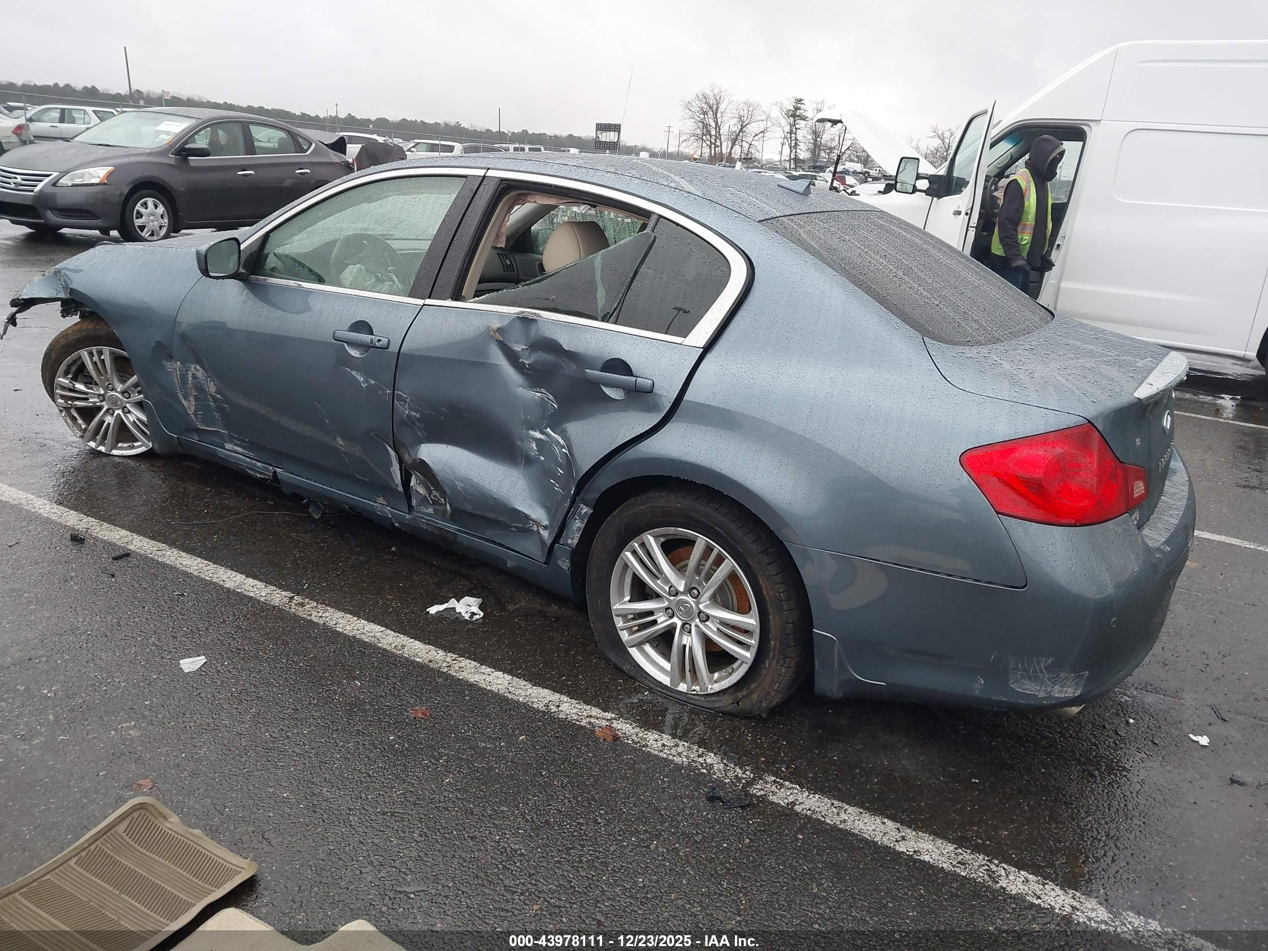 INFINITI G37X image 3