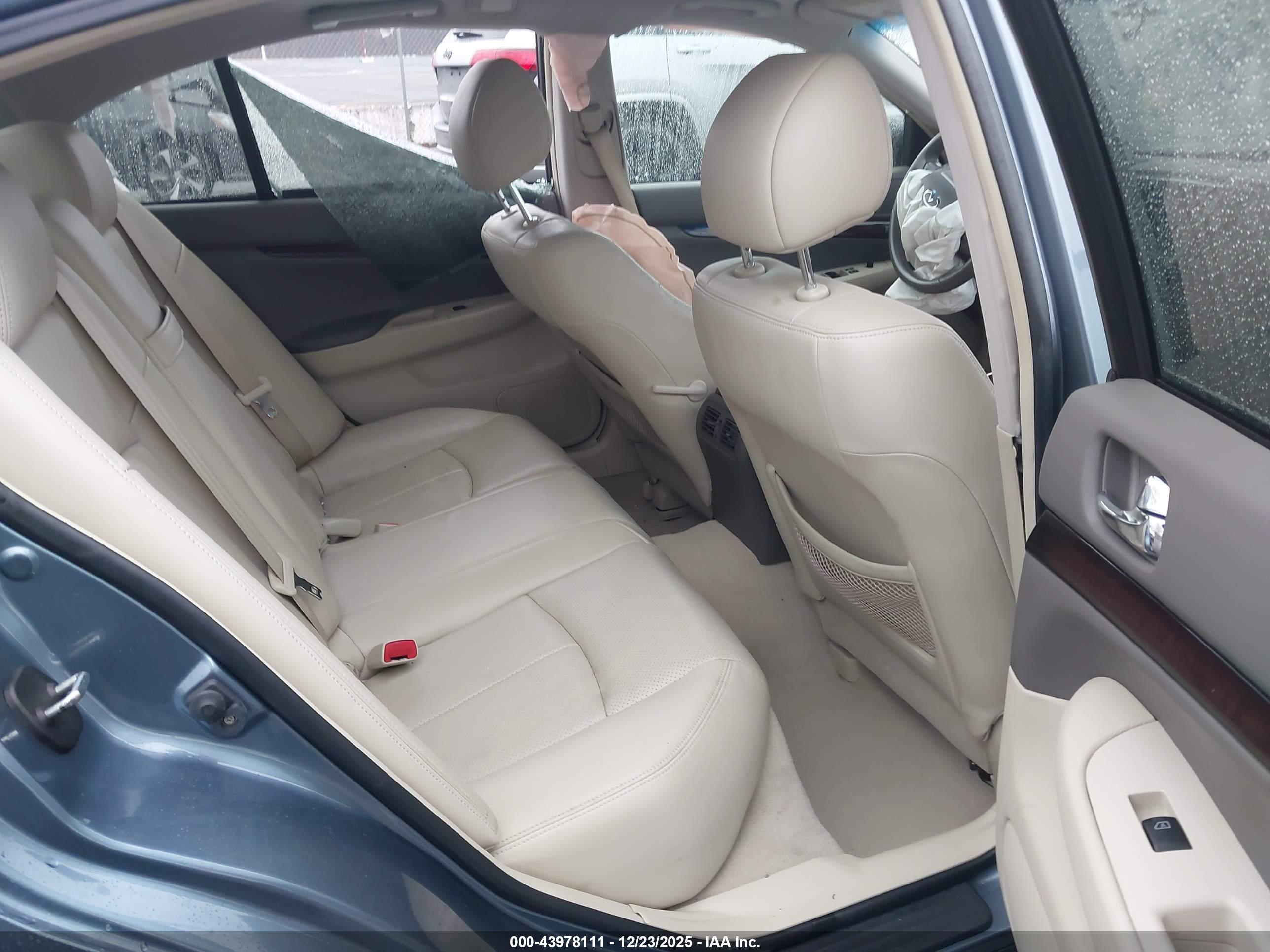 INFINITI G37X image 8