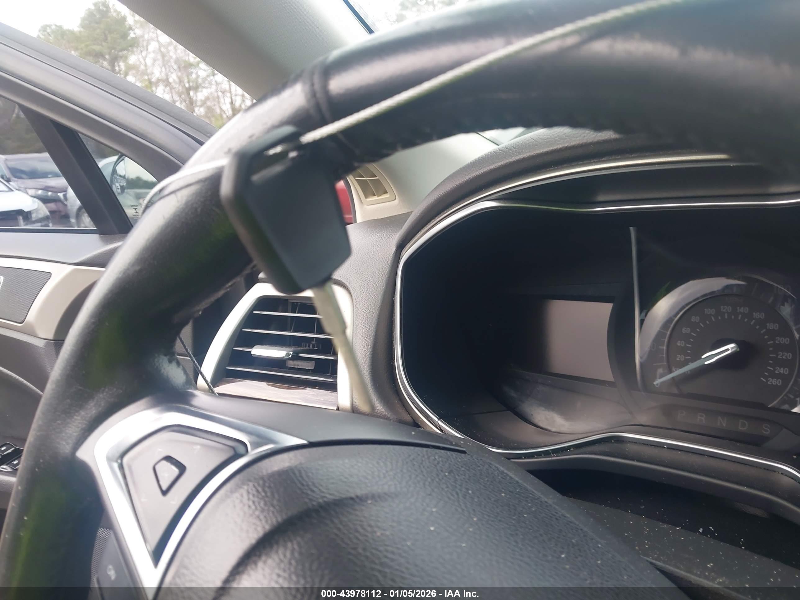FORD FUSION image 11