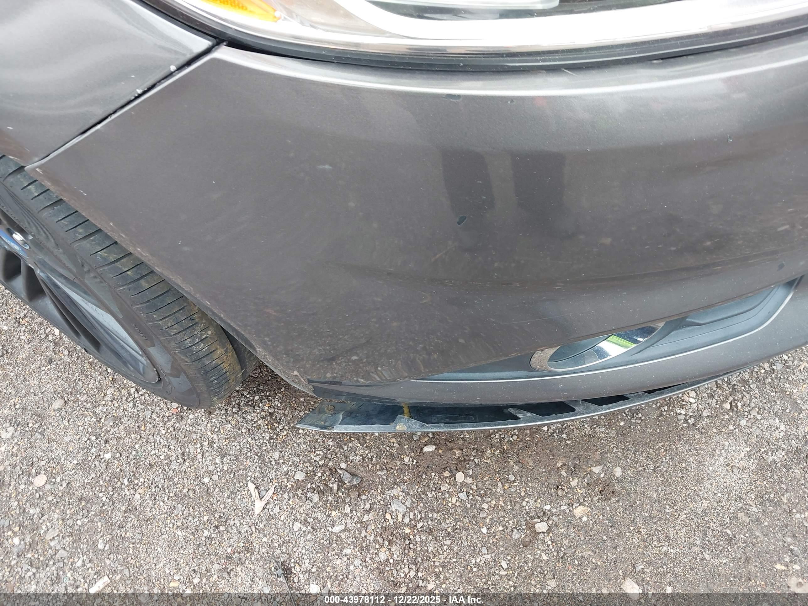 FORD FUSION image 6
