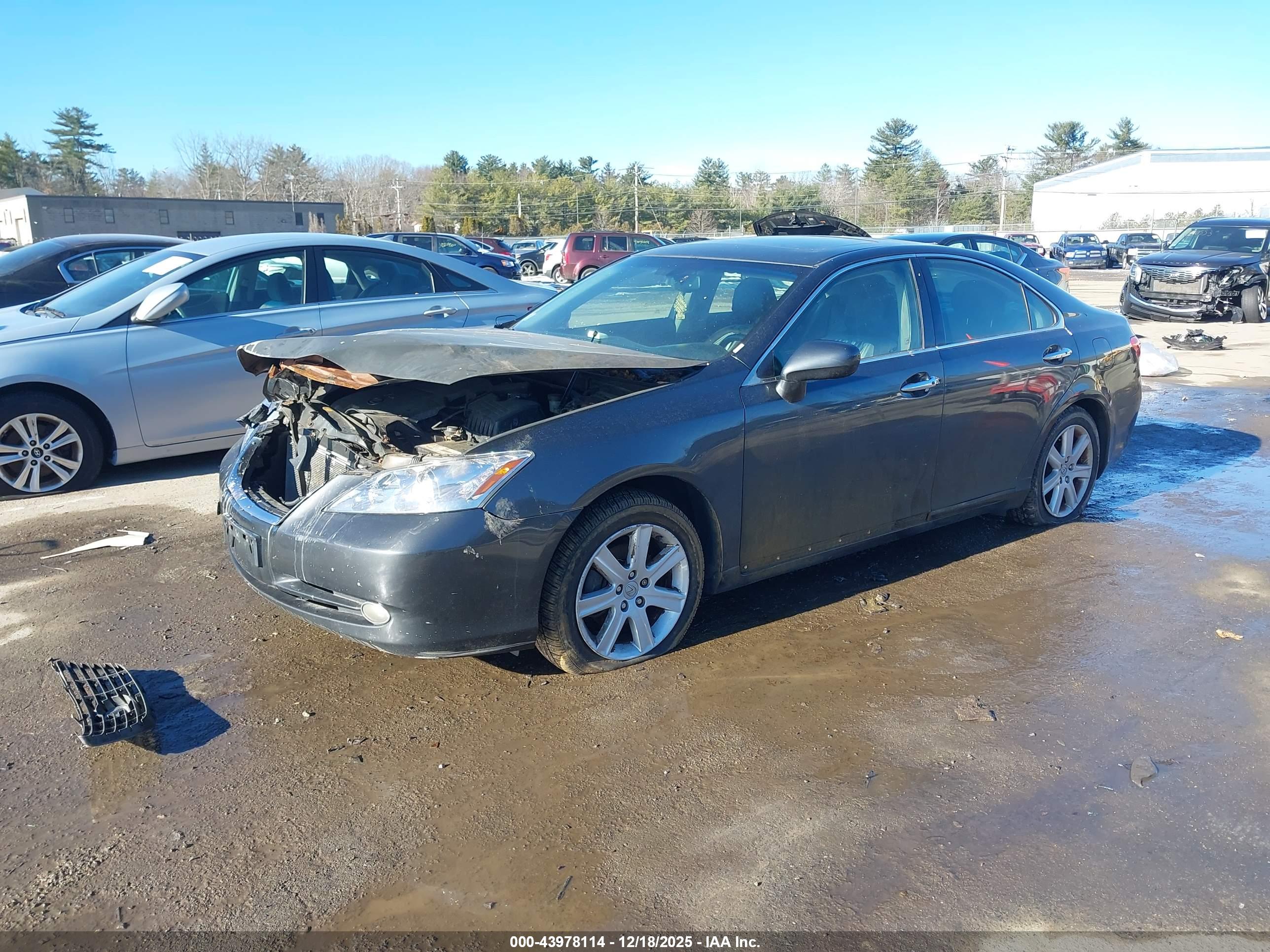 LEXUS ES image 2