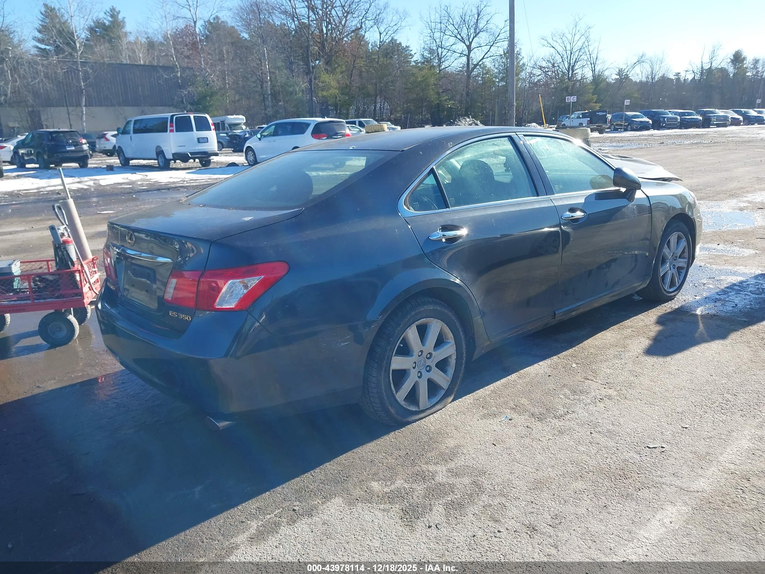 LEXUS ES image 4