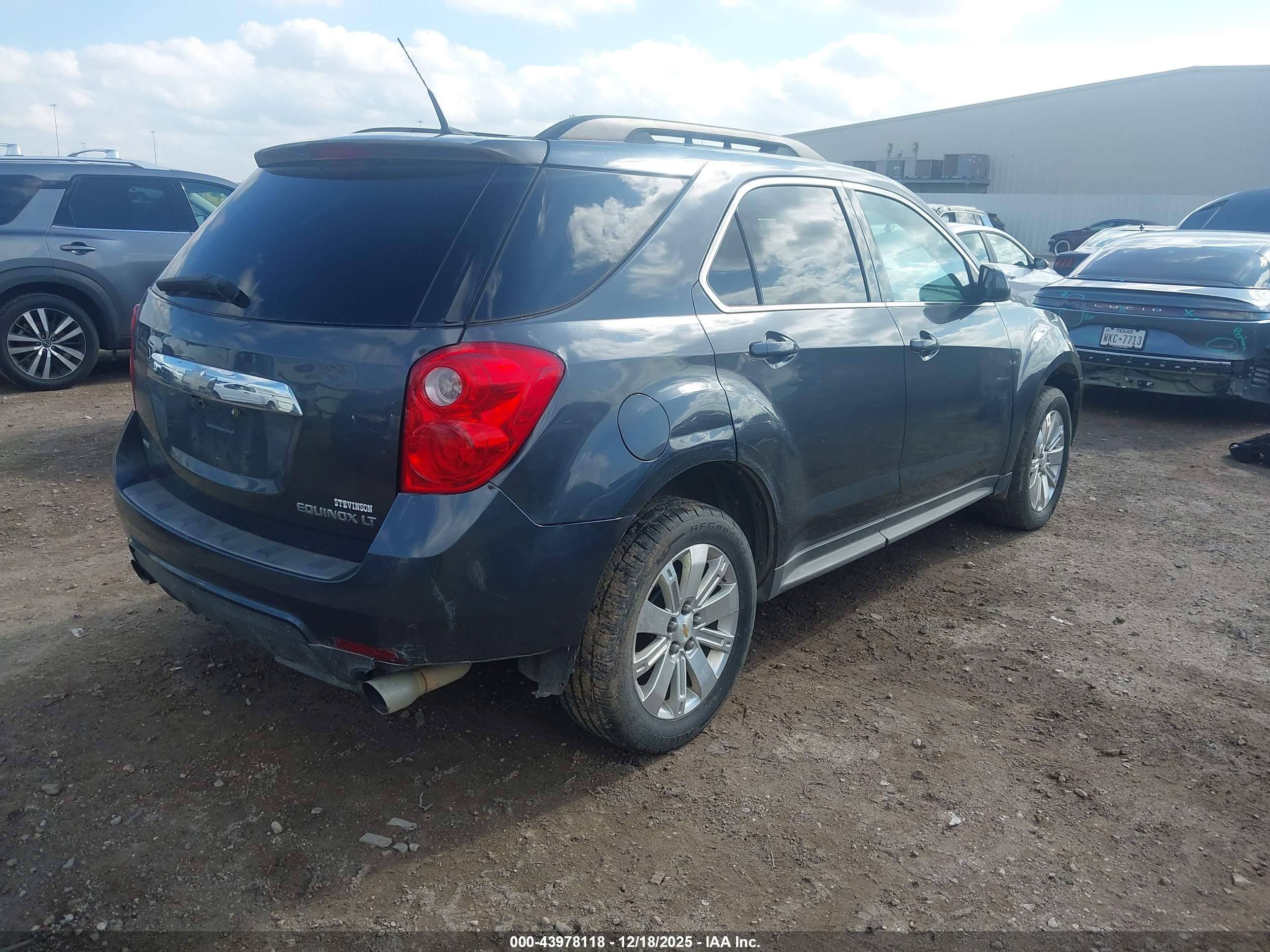 CHEVROLET EQUINOX image 4