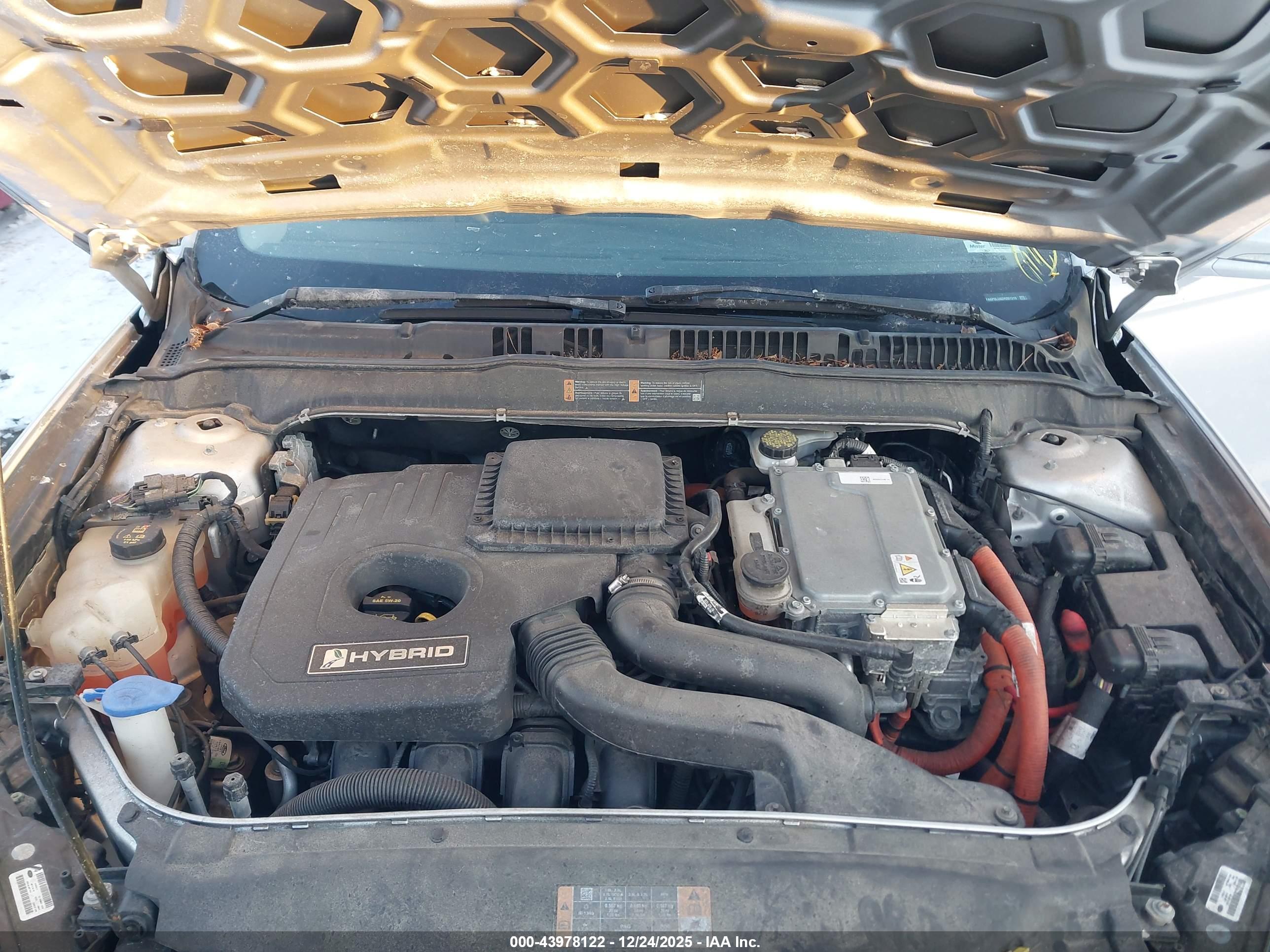 FORD FUSION image 10