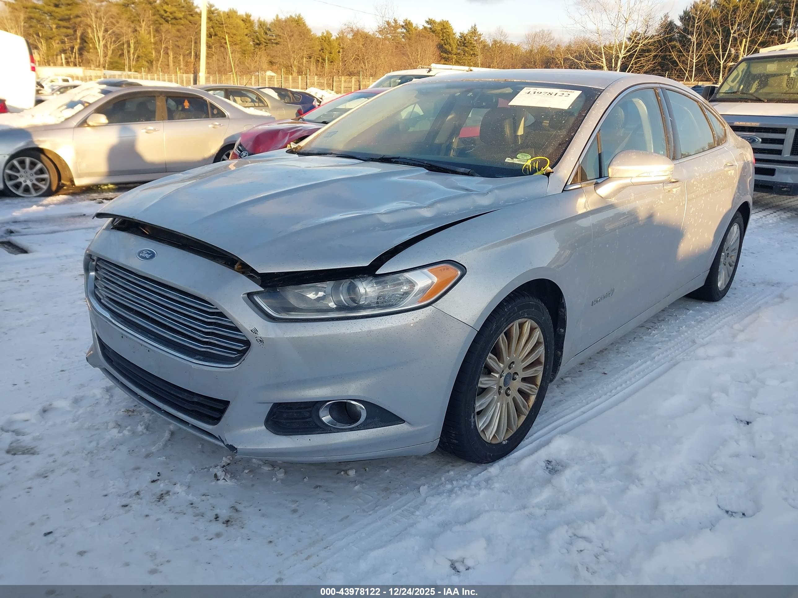 FORD FUSION image 2