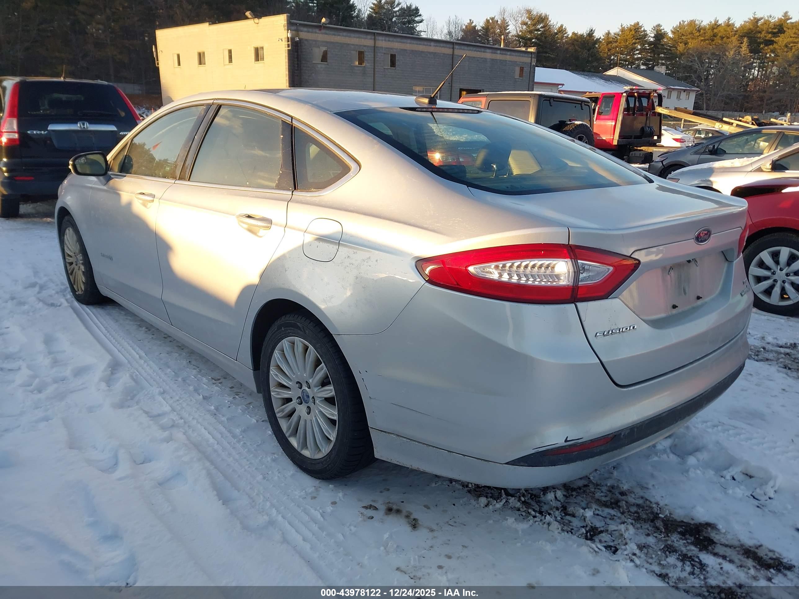 FORD FUSION image 3
