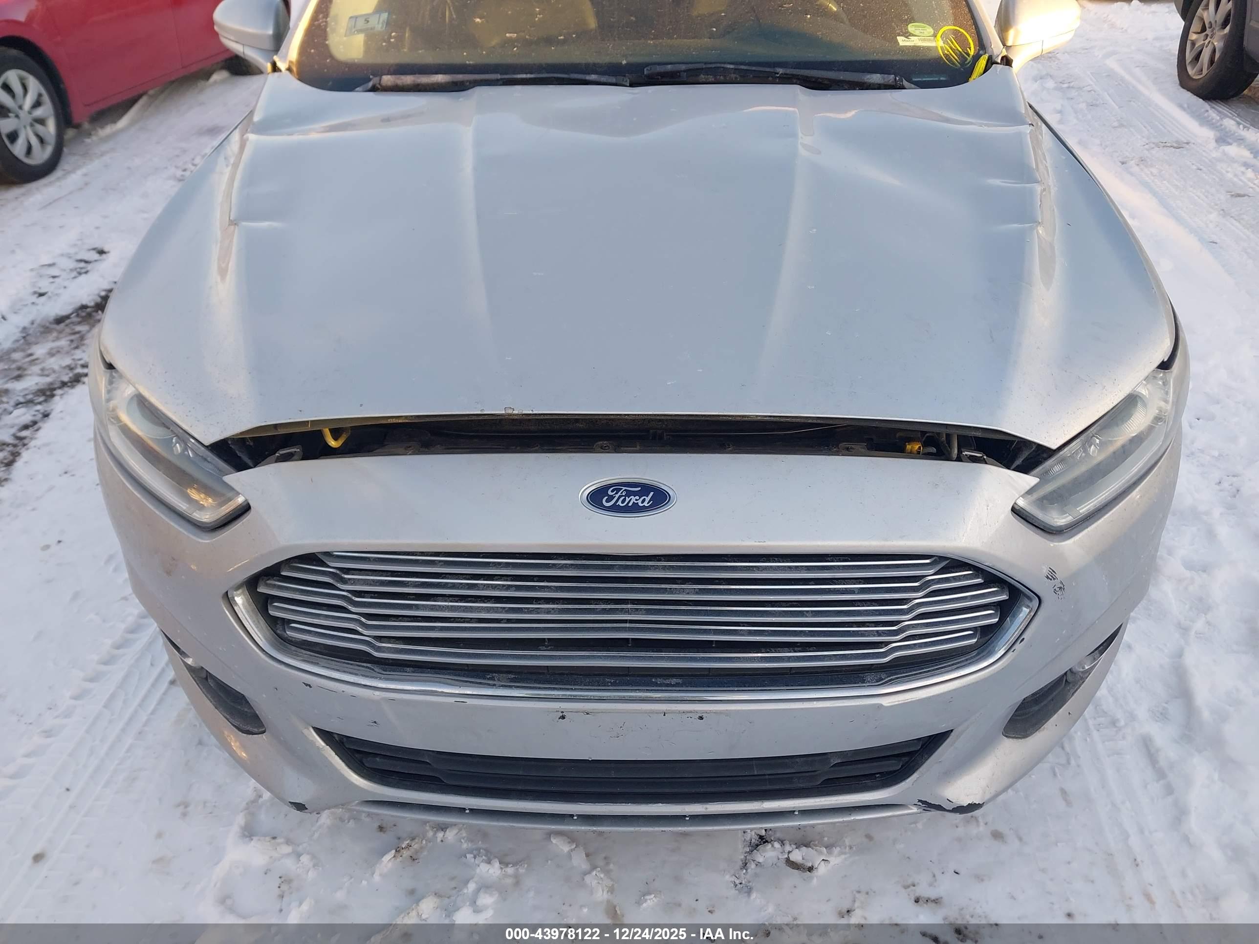 FORD FUSION image 6