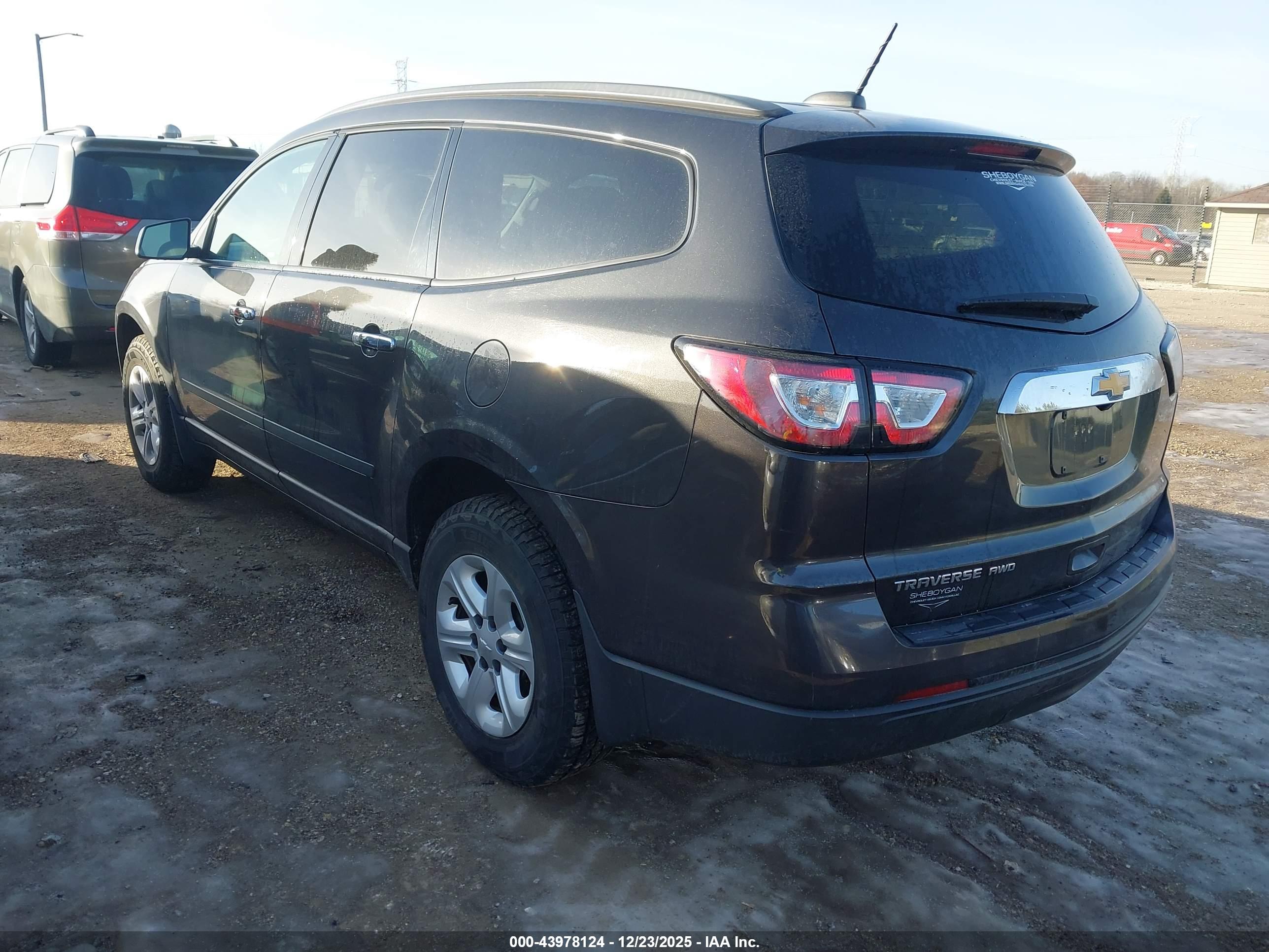 CHEVROLET TRAVERSE image 3
