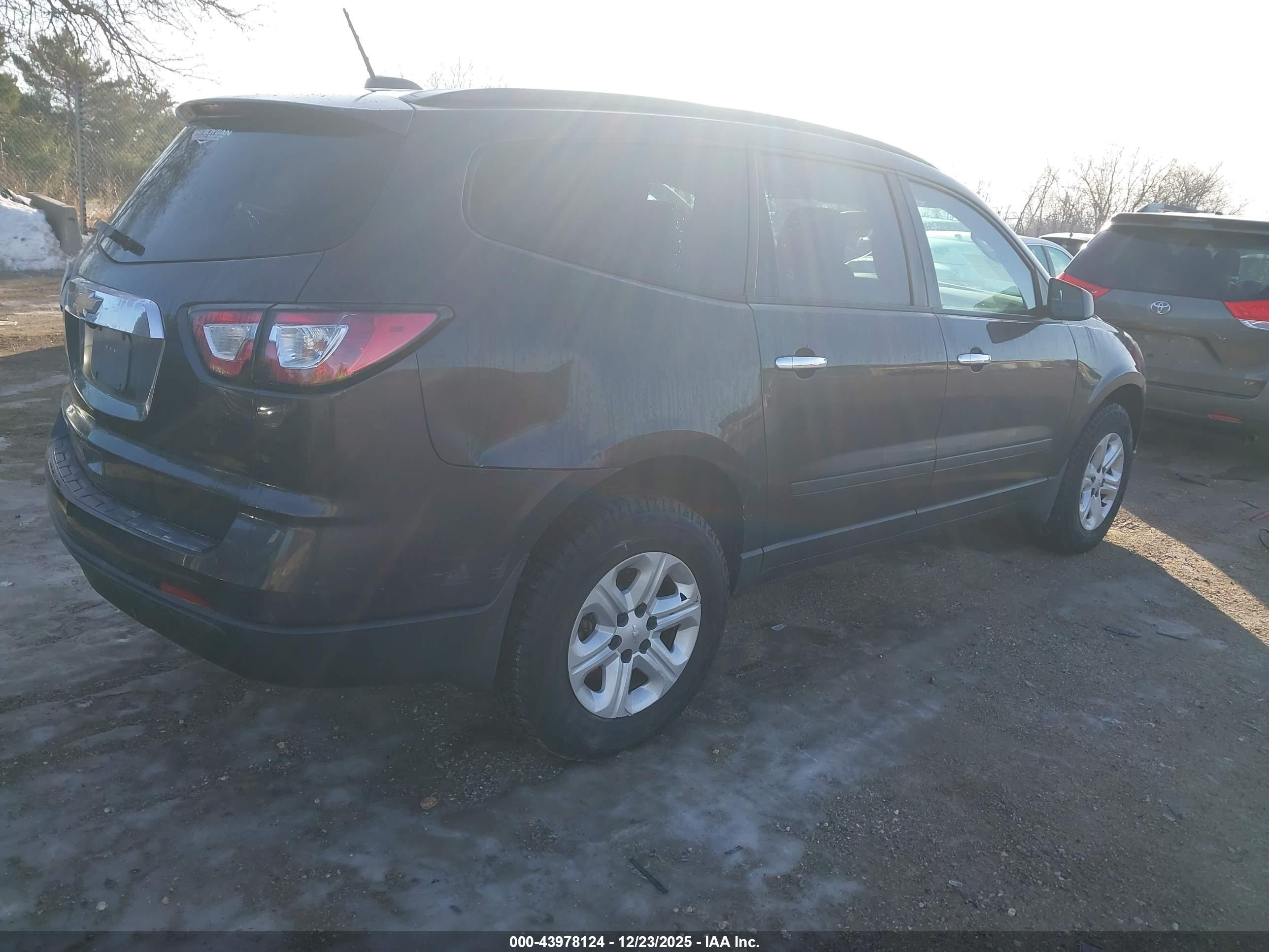 CHEVROLET TRAVERSE image 4