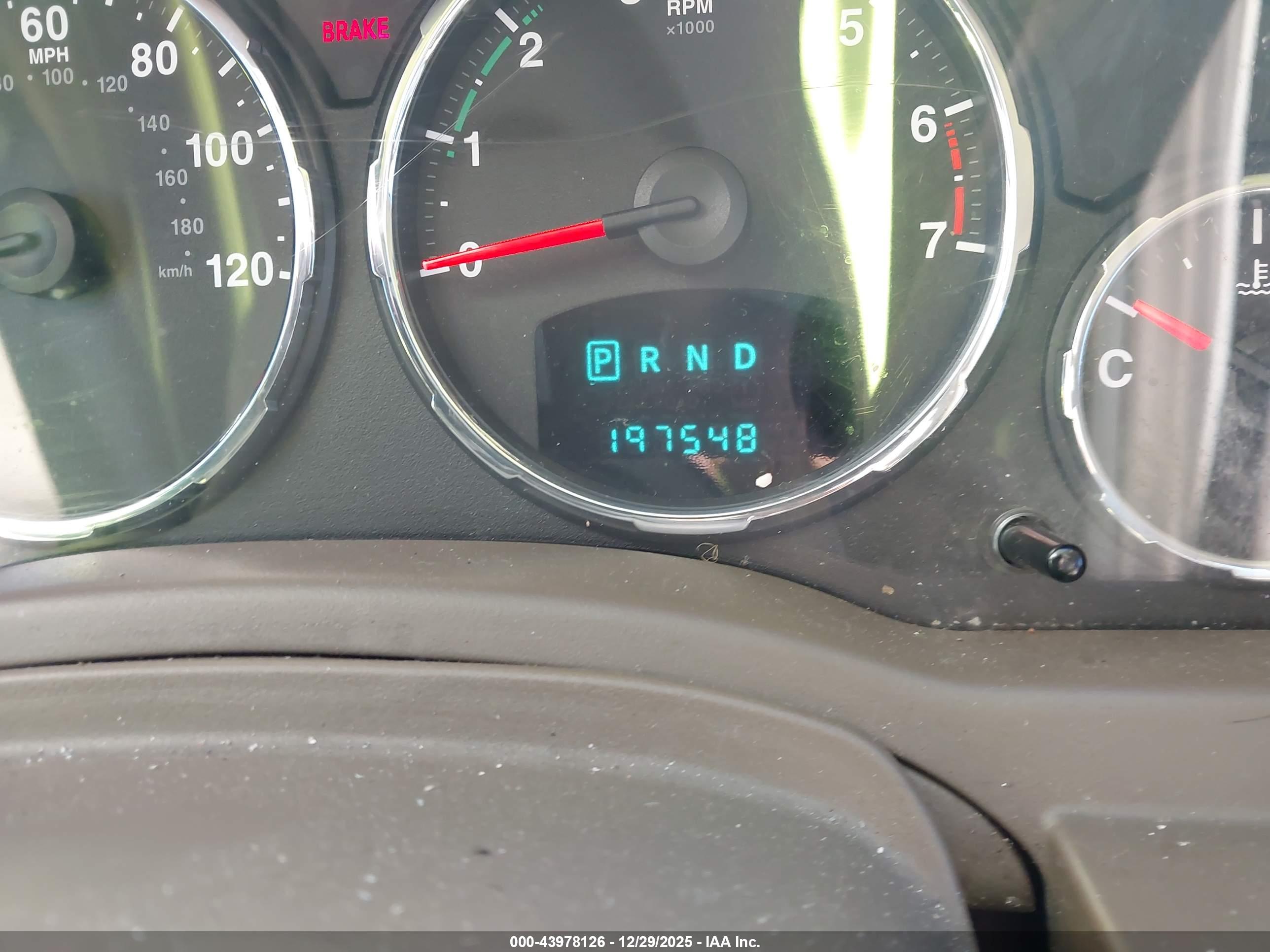 JEEP LIBERTY image 7