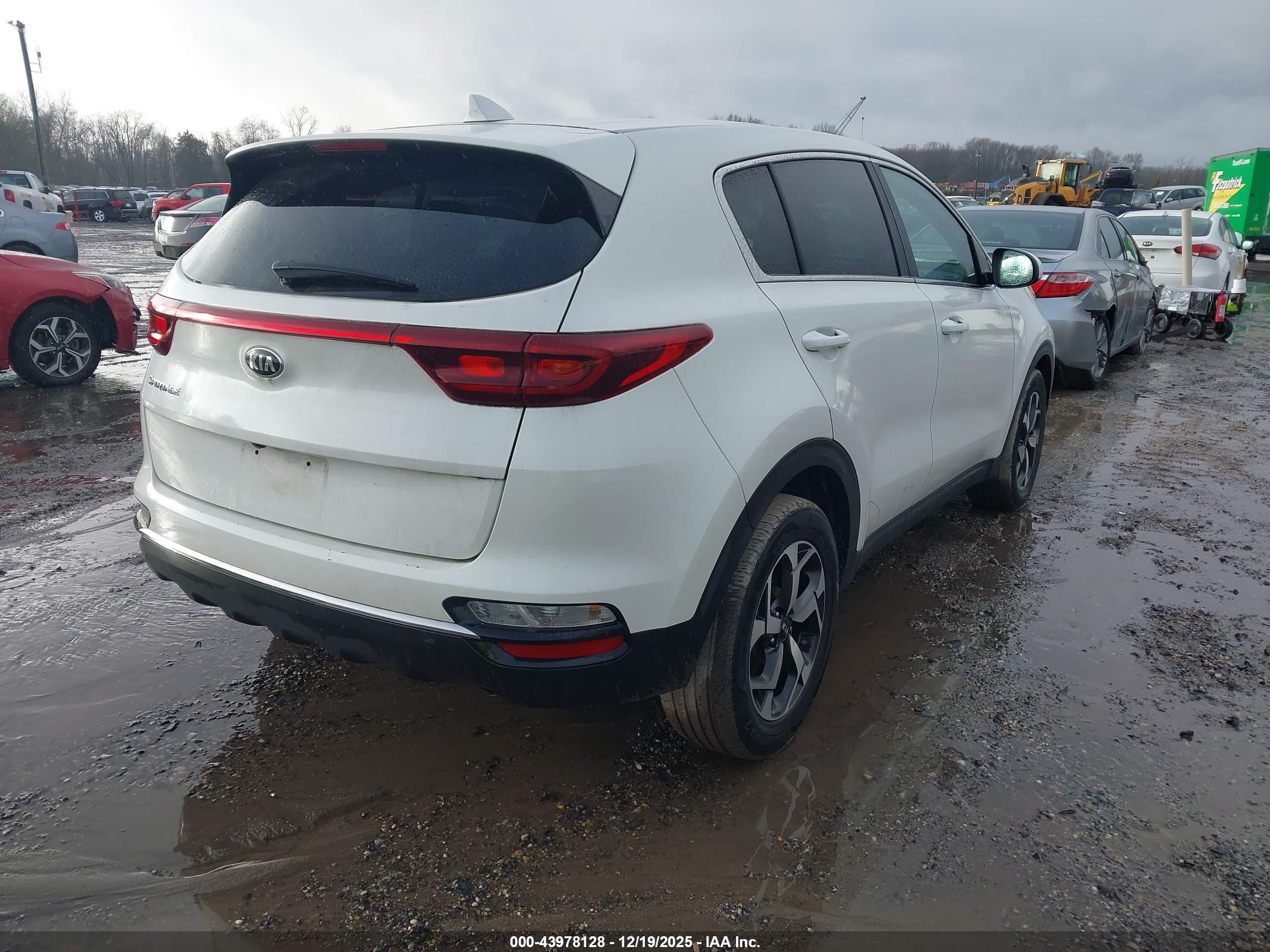 KIA SPORTAGE image 4