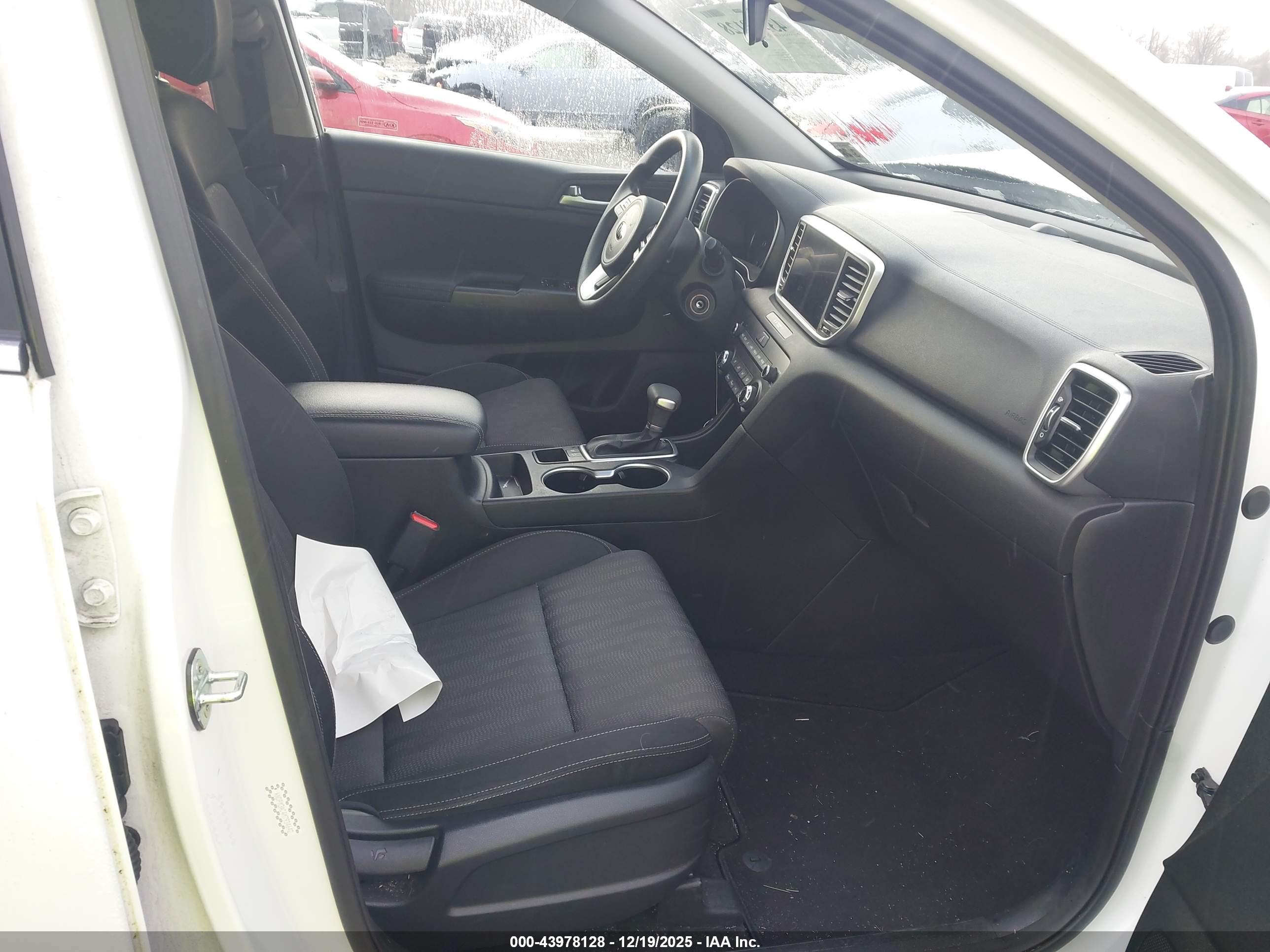 KIA SPORTAGE image 5